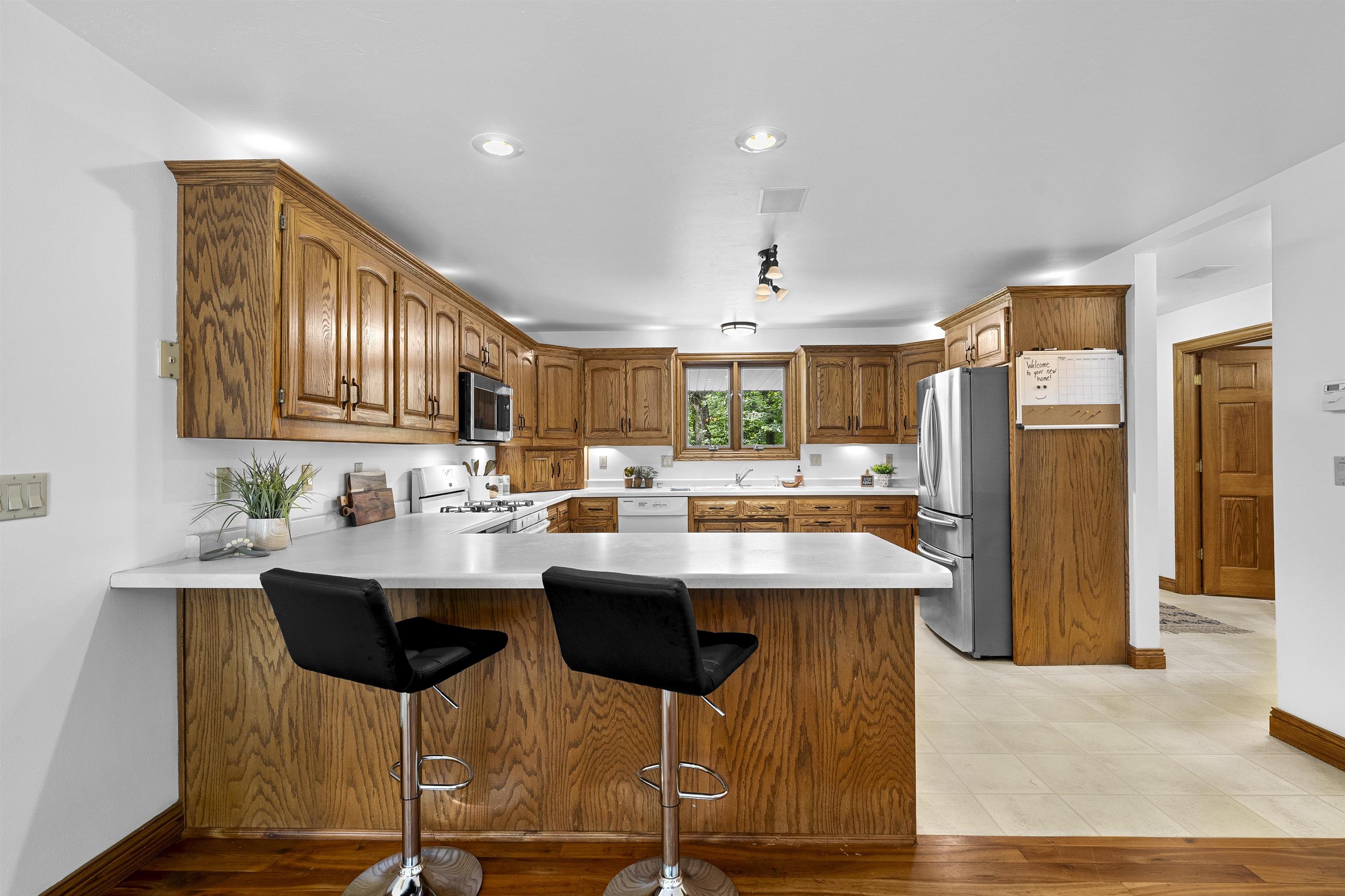 SUAMICO, Wisconsin, 54173, United States, 3 Bedrooms Bedrooms, ,4 BathroomsBathrooms,Residential,For Sale,1911099