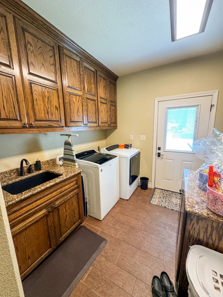 Bloomburg, Texas, 75556, United States, 4 Bedrooms Bedrooms, ,2 BathroomsBathrooms,Residential,For Sale,1789211