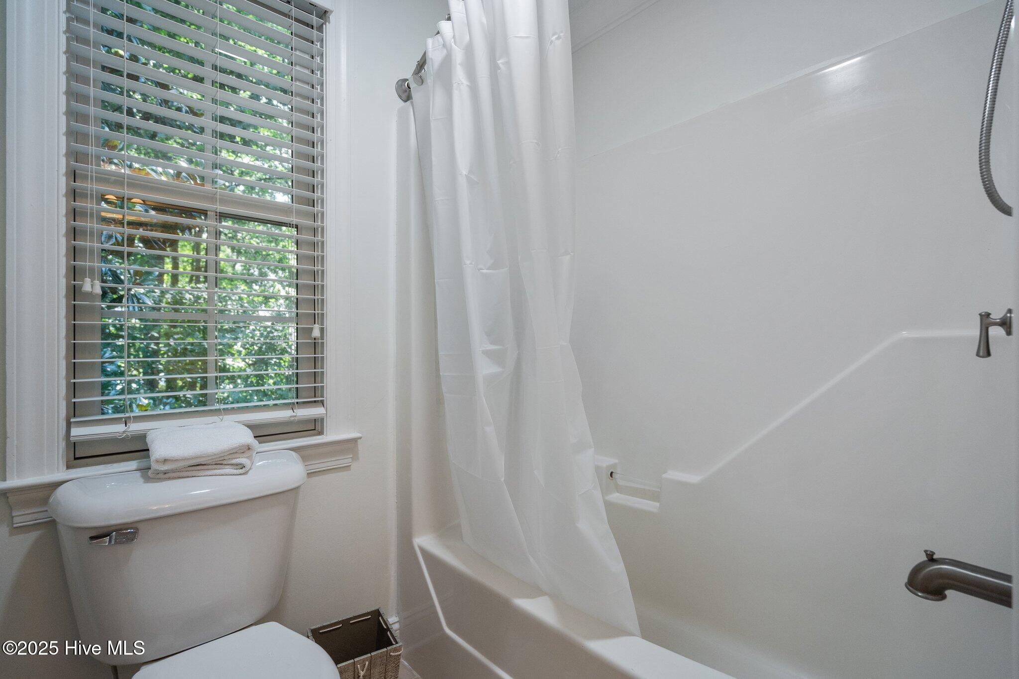 Wallace, North Carolina, 28466, United States, 4 Bedrooms Bedrooms, ,4 BathroomsBathrooms,Residential,For Sale,1982430