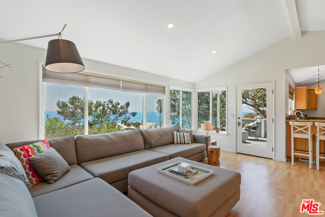 Malibu, California, 90265, United States, 1 Bedroom Bedrooms, ,1 BathroomBathrooms,Residential,For Sale,1891737