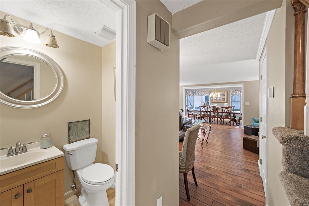 Danvers, Massachusetts, 01923, United States, 3 Bedrooms Bedrooms, ,2 BathroomsBathrooms,Residential,For Sale,2002112