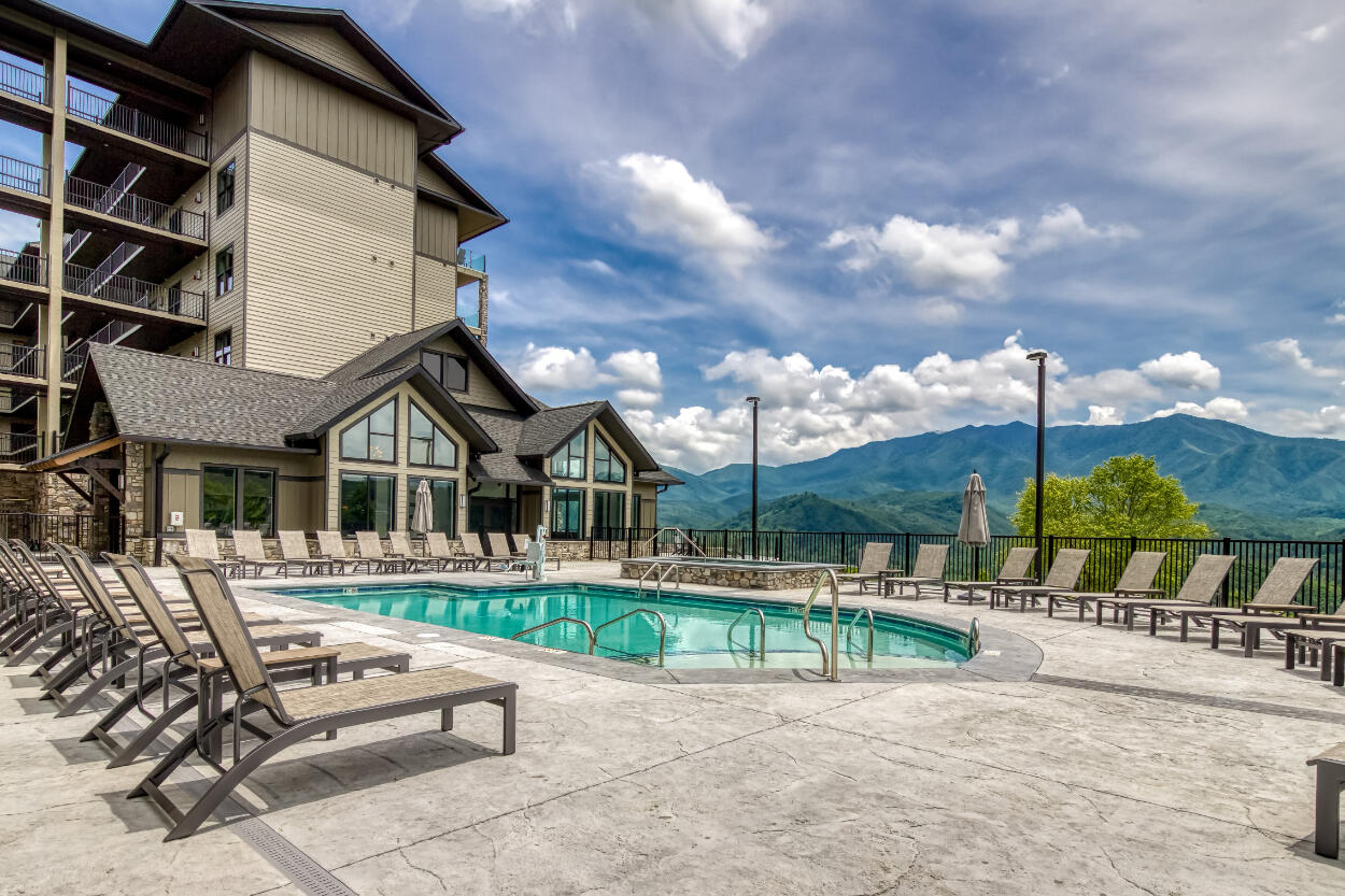 Gatlinburg, Tennessee, 37738, United States, 3 Bedrooms Bedrooms, ,4 BathroomsBathrooms,Residential,For Sale,2027383