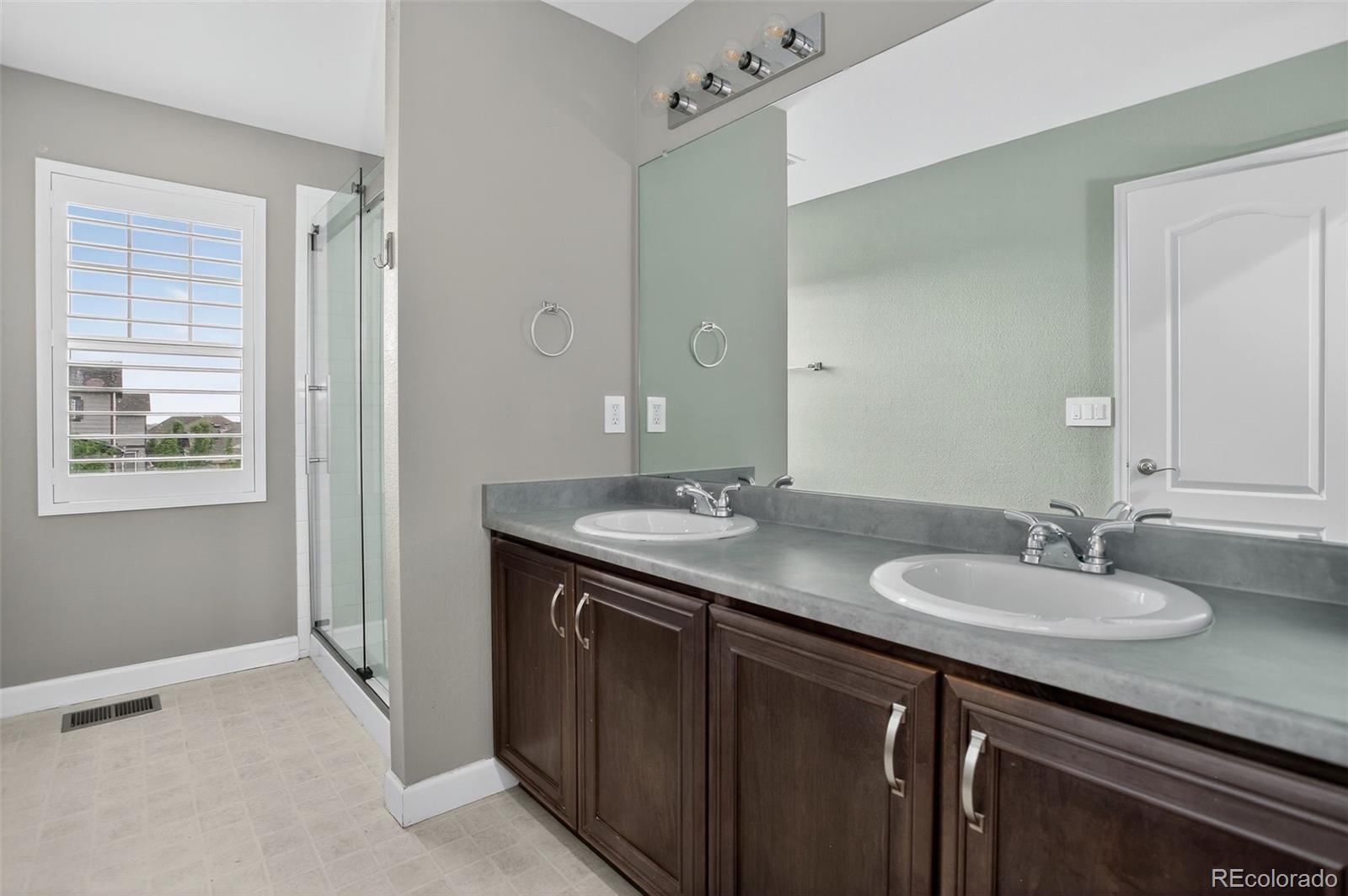 Aurora, Colorado, 80015, United States, 3 Bedrooms Bedrooms, ,2 BathroomsBathrooms,Residential,For Sale,1911387