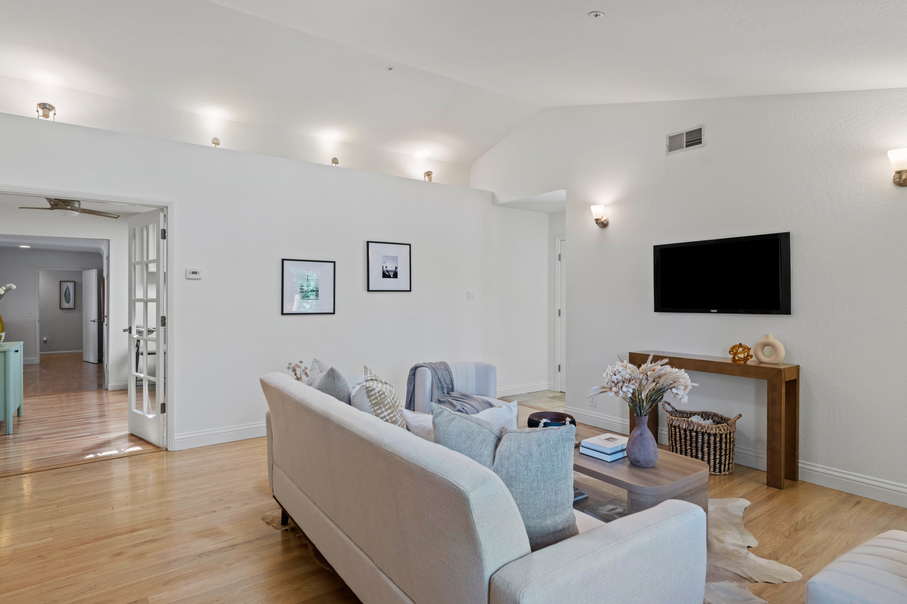  Rare Five-Bedroom Terra Linda Home with Dual Primary Suites and Flexible Living - 物件實景
