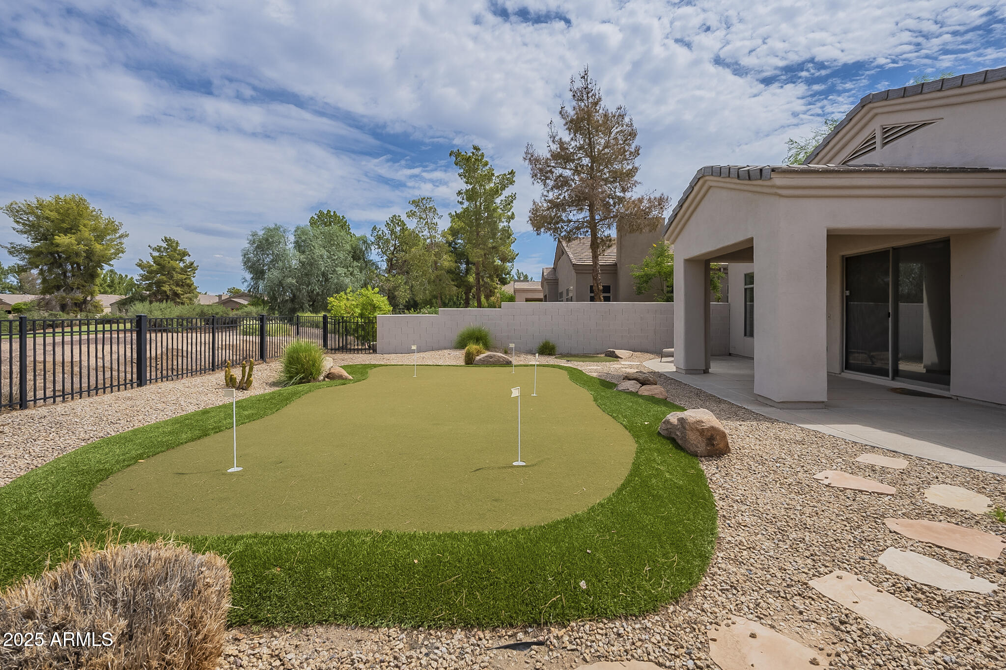 Phoenix, Arizona, 85042, United States, 3 Bedrooms Bedrooms, ,Residential,For Sale,1939131