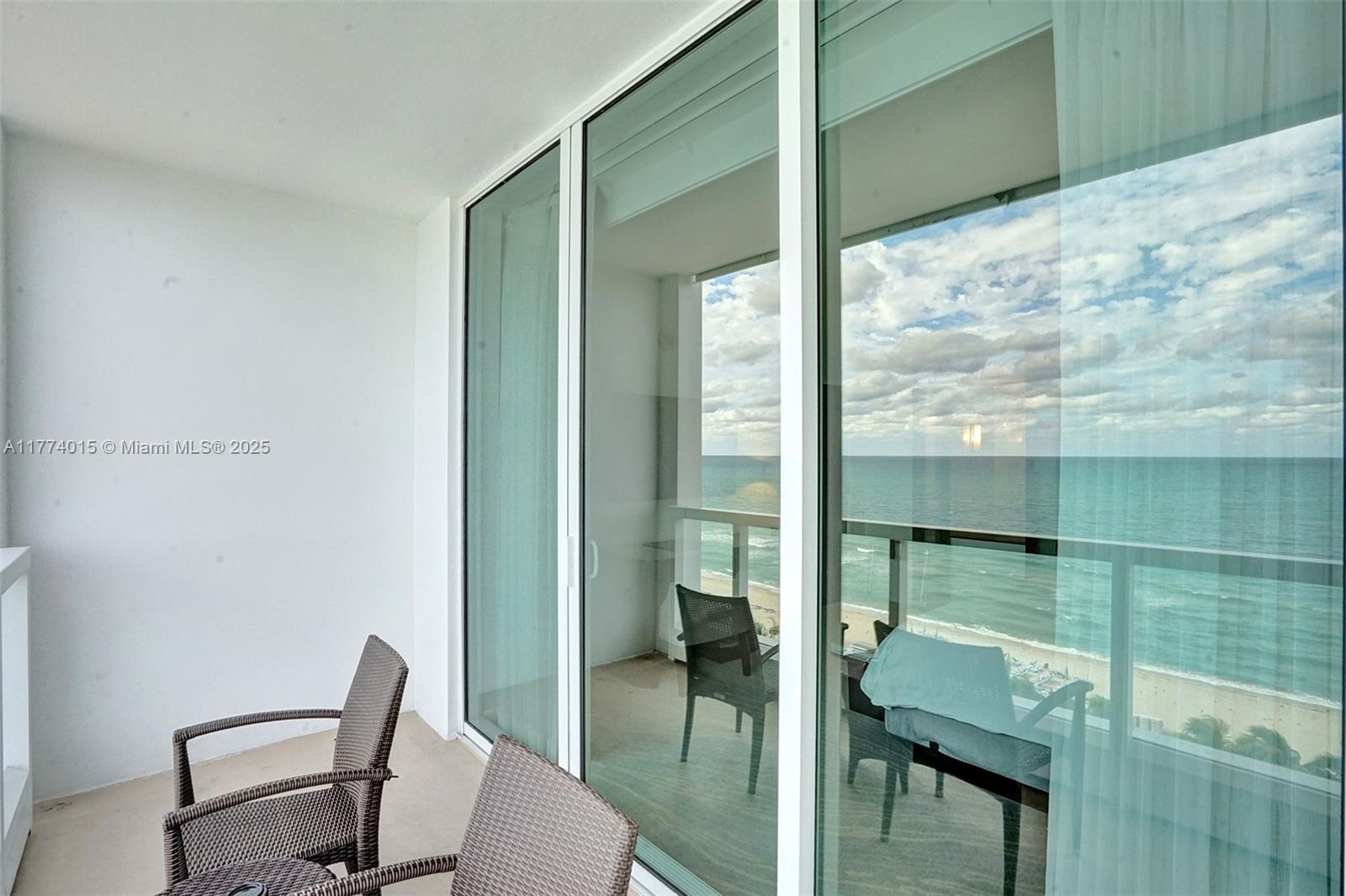 Miami Beach, Florida, 33140, United States, 2 Bedrooms Bedrooms, ,3 BathroomsBathrooms,Residential,For Sale,1759020