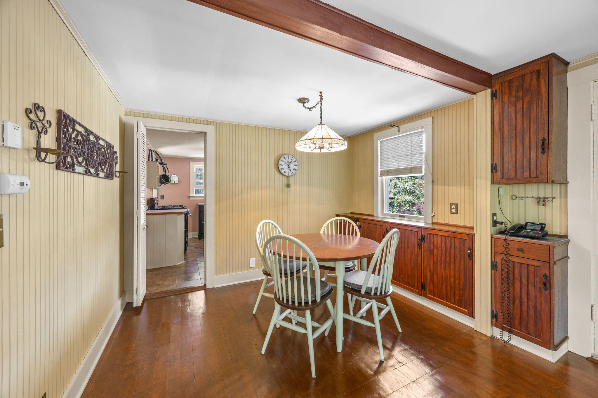  Move-In Ready Comfort on a Beautifully Wooded Acre-Plus Setting - 物件實景