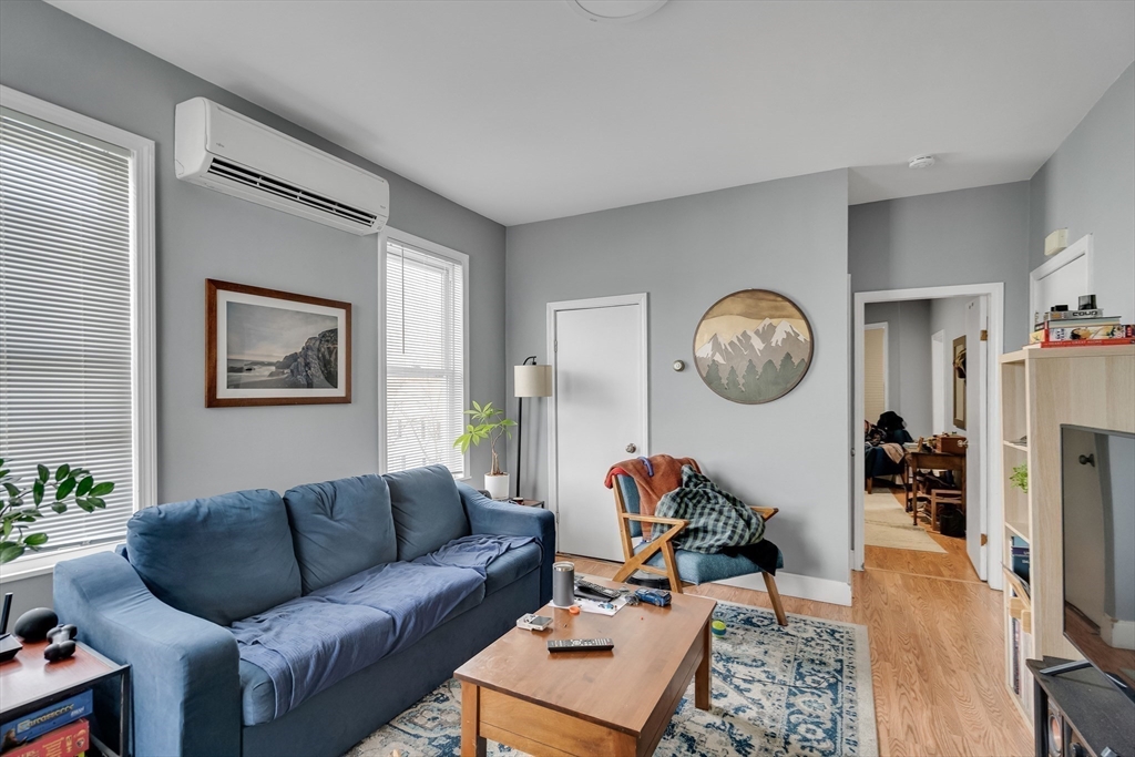 Cambridge, Massachusetts, 02141, United States, 7 Bedrooms Bedrooms, ,4 BathroomsBathrooms,Residential,For Sale,1901897