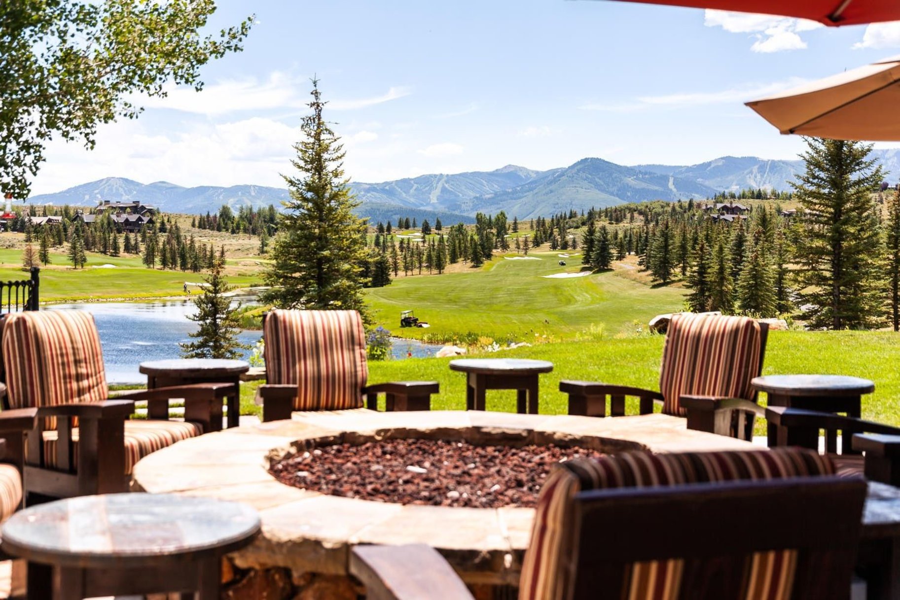  A Legacy Estate Framed by Golf and Ski Views - 物件實景