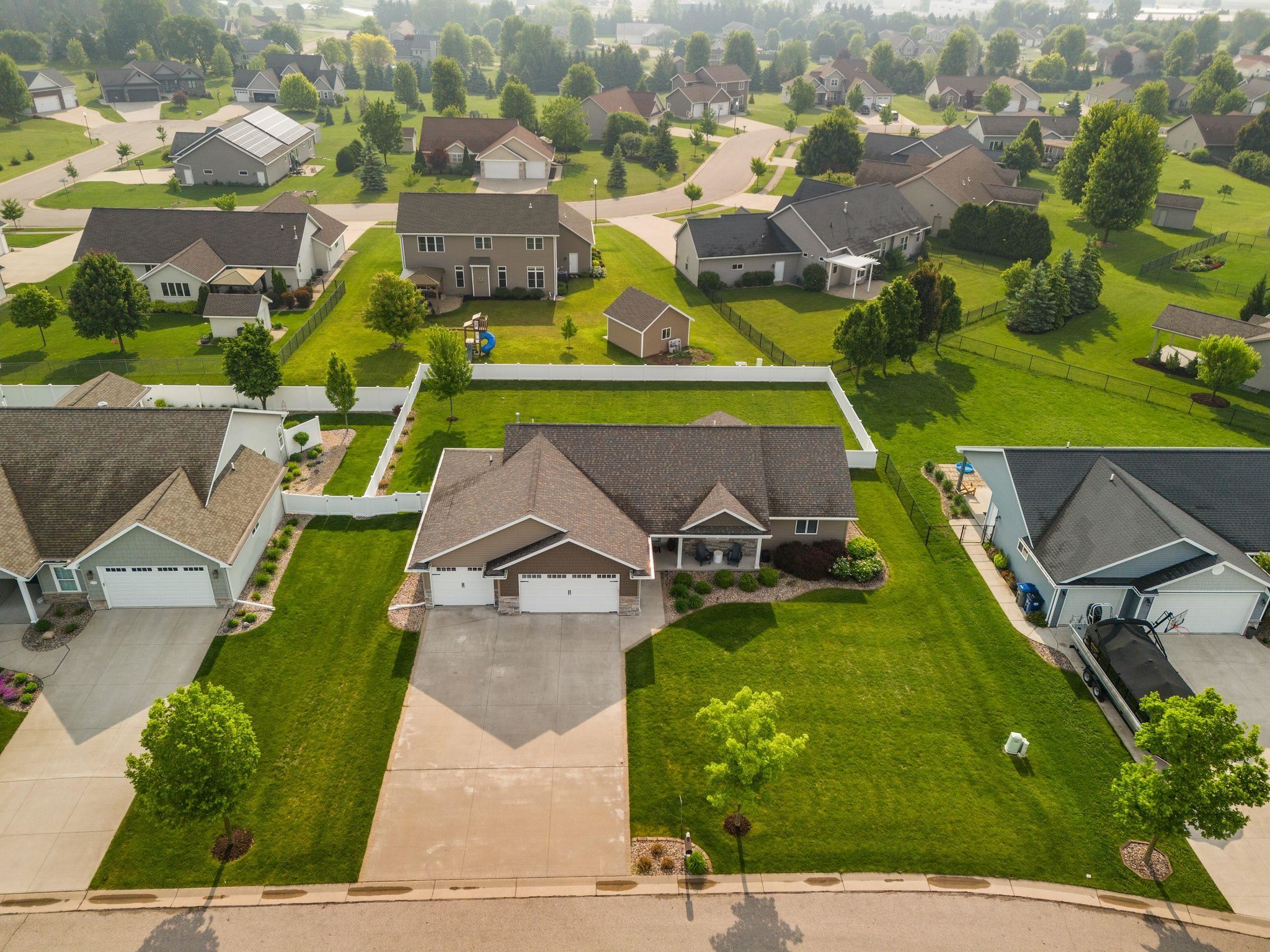GREENVILLE, Wisconsin, 54942, United States, 4 Bedrooms Bedrooms, ,4 BathroomsBathrooms,Residential,For Sale,1911412