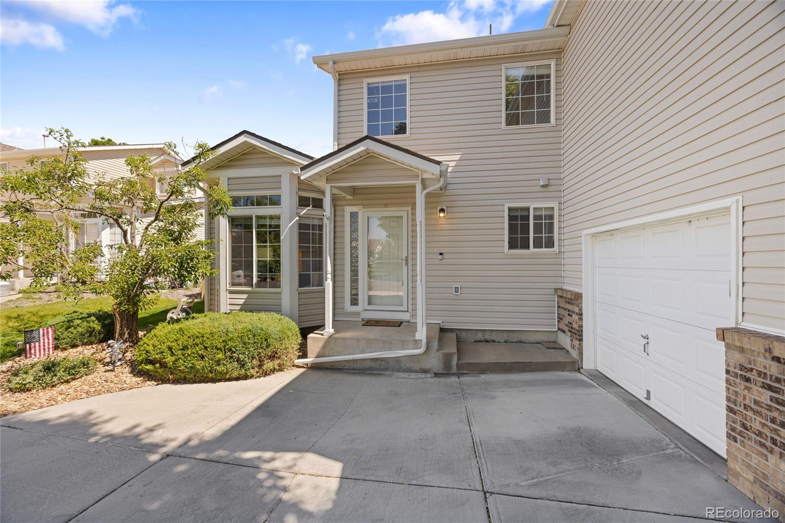 Aurora, Colorado, 80014, United States, 4 Bedrooms Bedrooms, ,2 BathroomsBathrooms,Residential,For Sale,1988194