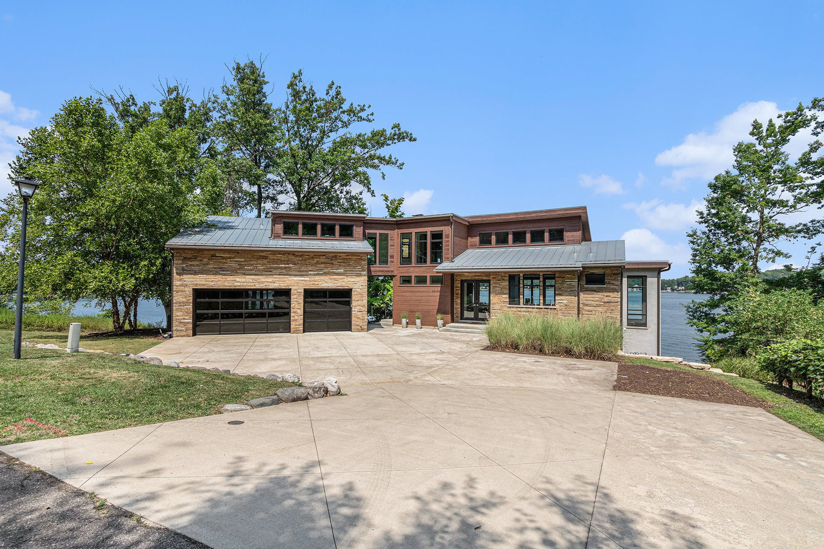 Dowagiac, Michigan, 49047, United States, 4 Bedrooms Bedrooms, ,5 BathroomsBathrooms,Residential,For Sale,1974252