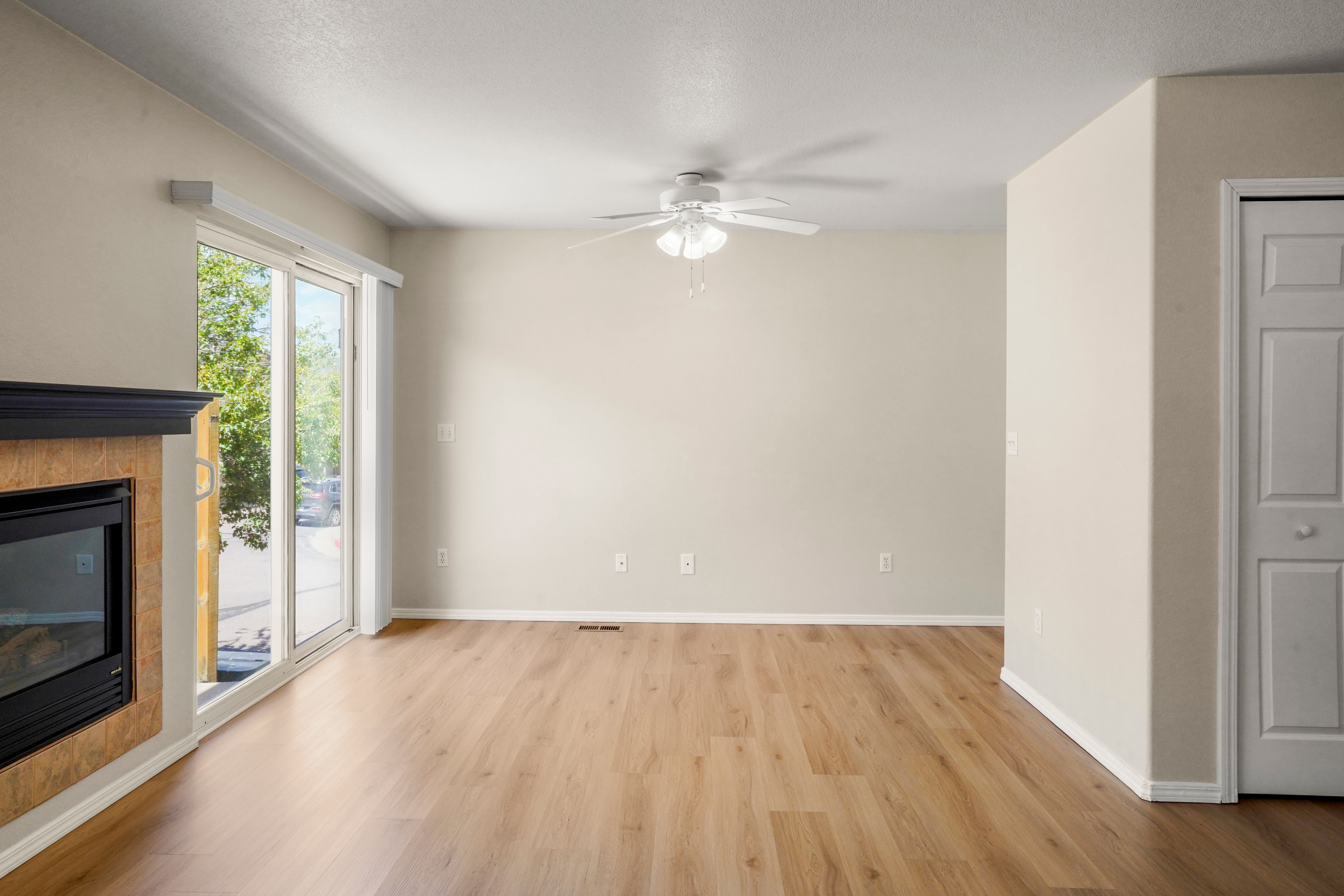  Phenomenal 4-plex income opportunity in desirable University Park - 物件實景