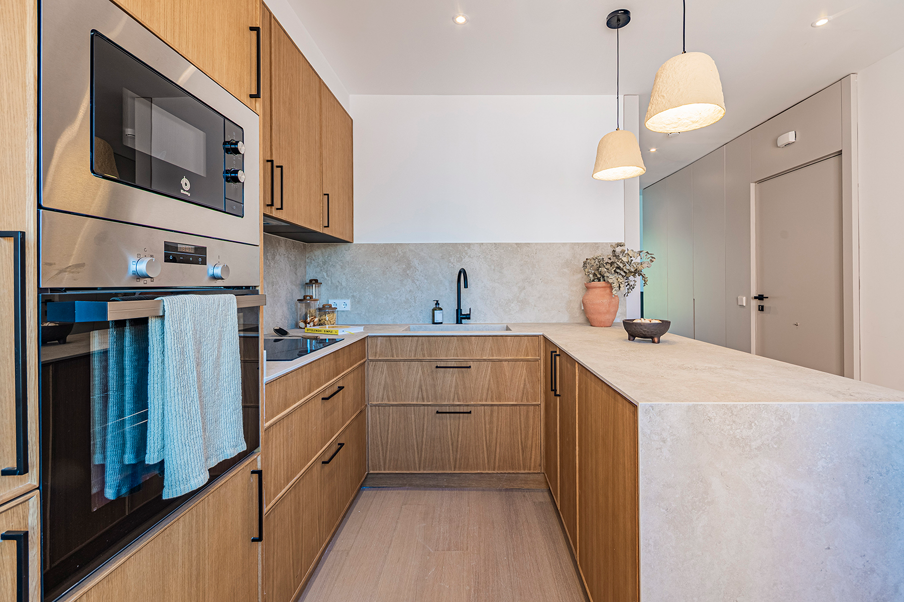  Newly constructed duplex penthouse near the beach - 物件實景