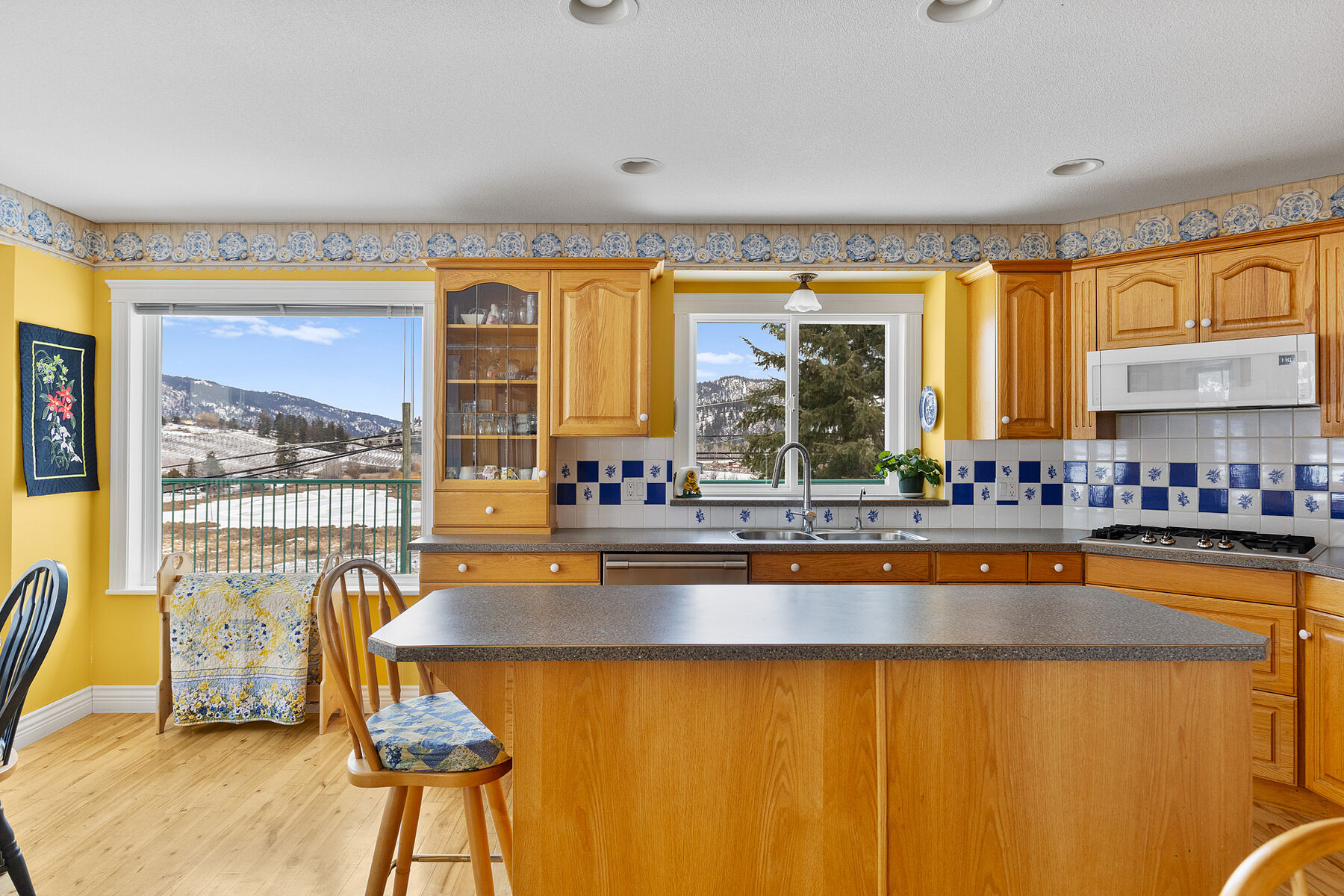  Charming Lakeview Rancher - 物件實景