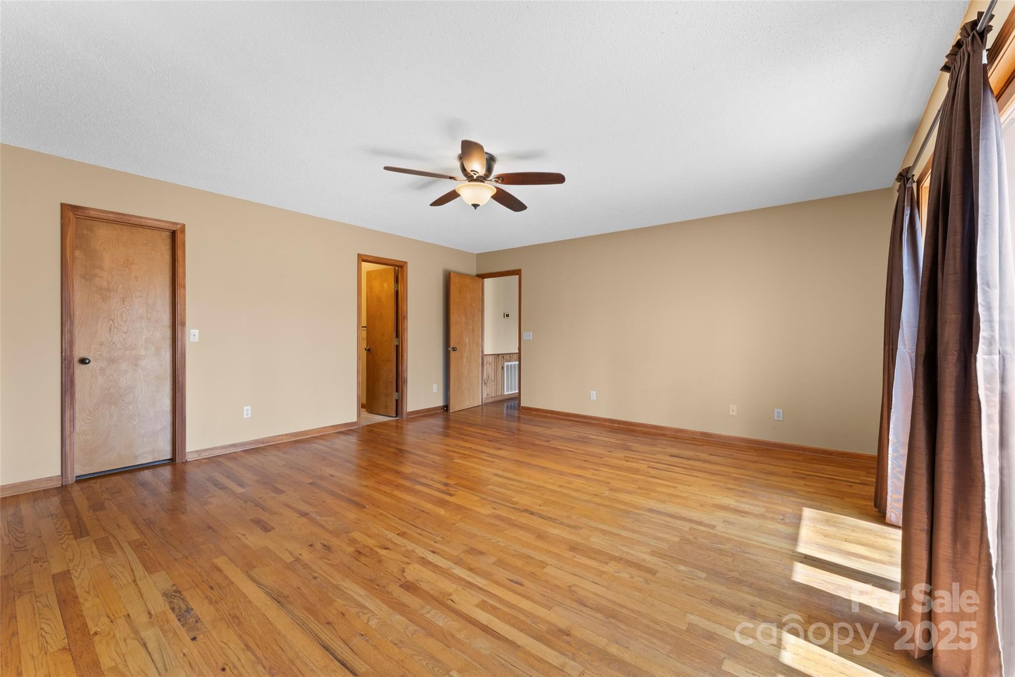 Maggie Valley, North Carolina, 28751, United States, 3 Bedrooms Bedrooms, ,3 BathroomsBathrooms,Residential,For Sale,1976067