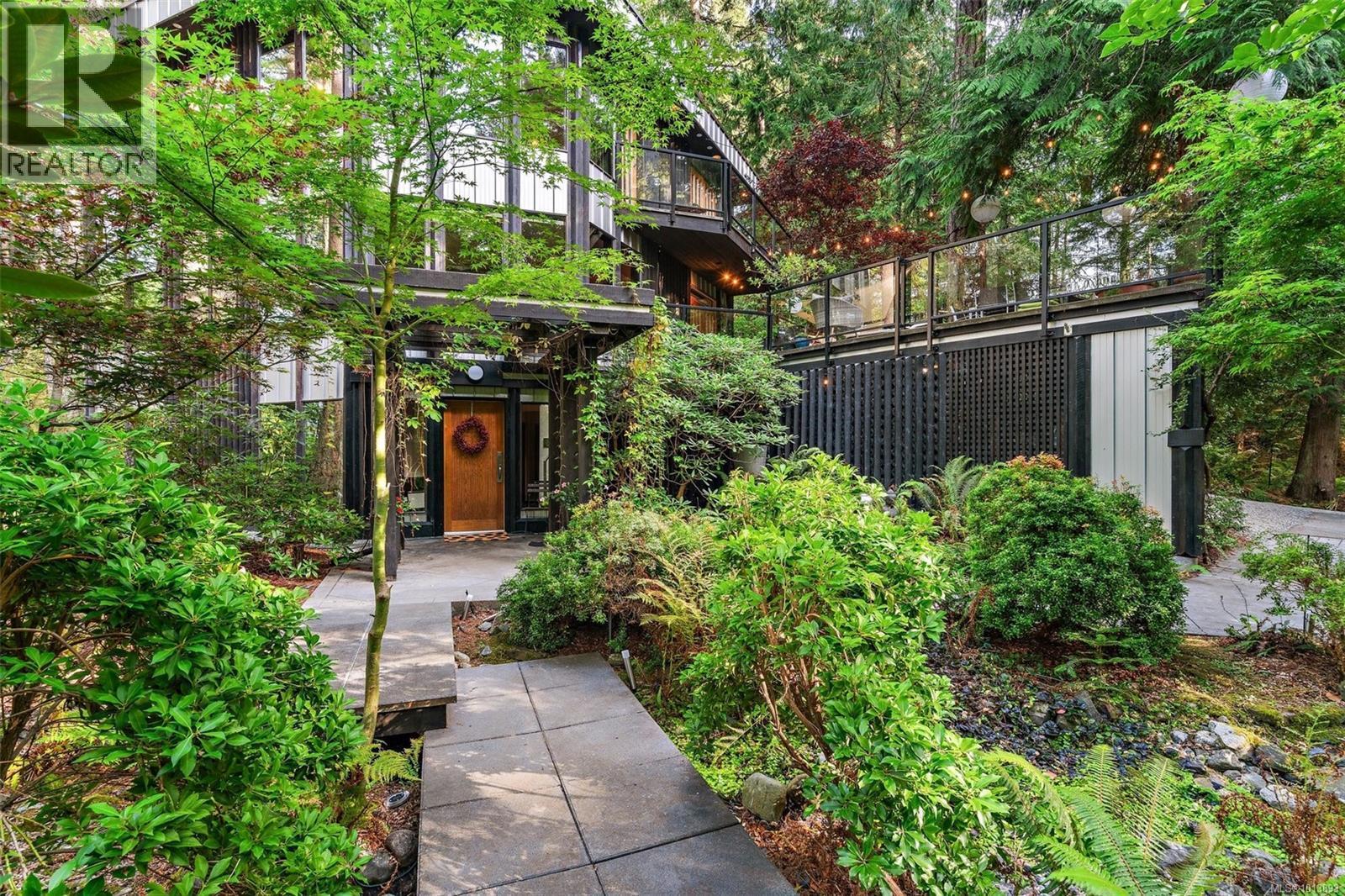 NORTH SAANICH, British Columbia, V8L 5K1, CA, 3 Bedrooms Bedrooms, ,3 BathroomsBathrooms,Residential,For Sale,1951213