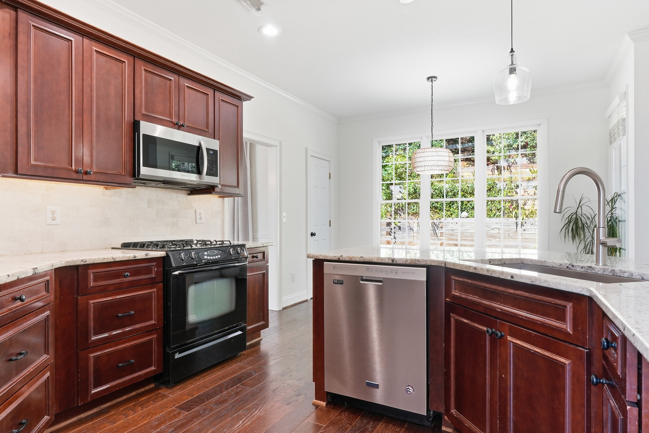  Beautifully Updated Johns Creek Home on a Private Cul-de-Sac - 物件實景