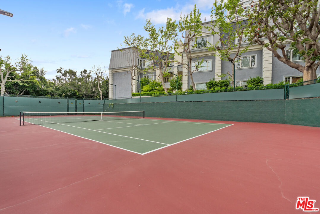 Los Angeles, California, 90067, United States, 2 Bedrooms Bedrooms, ,3 BathroomsBathrooms,Residential,For Sale,1901982