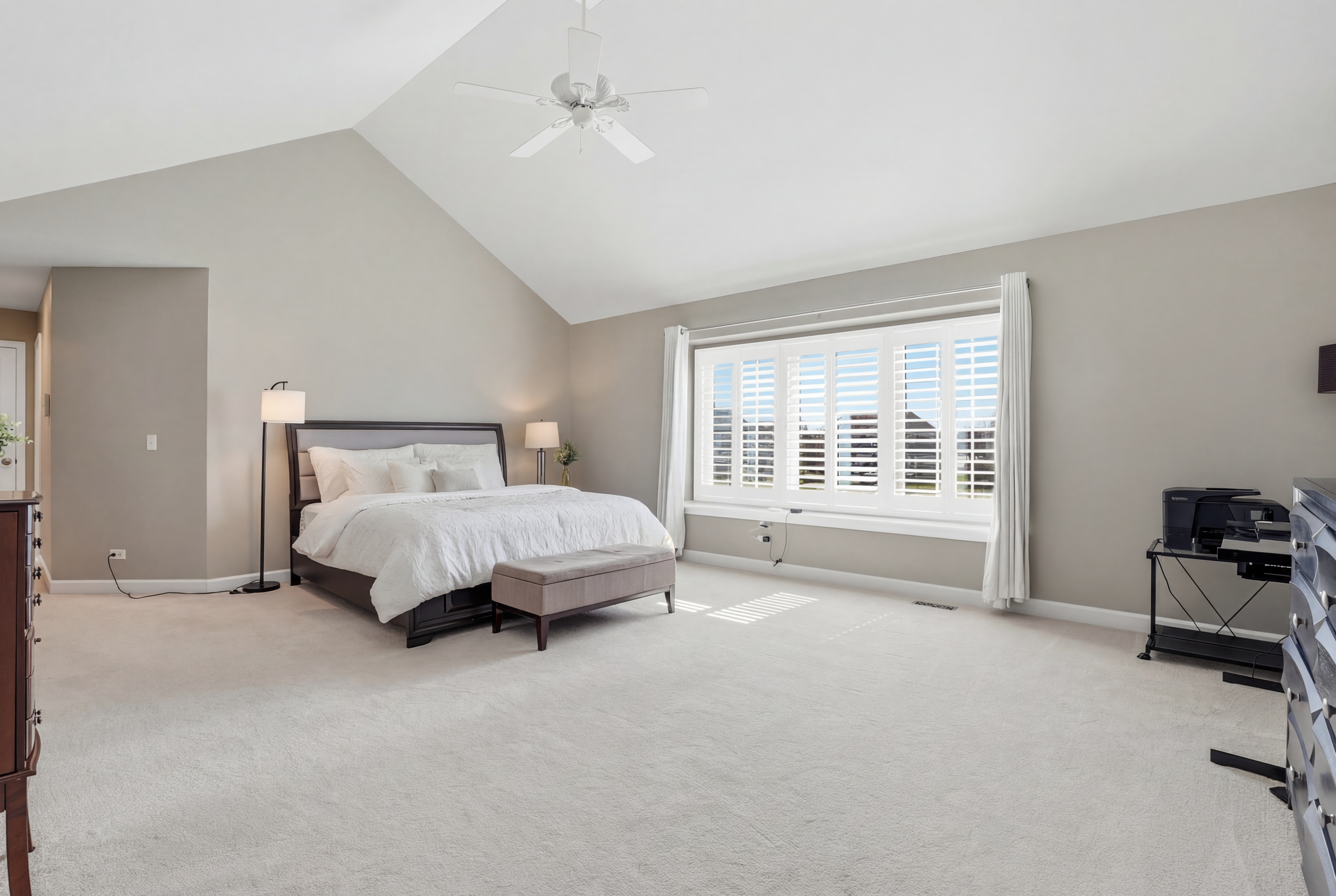  The Crown Jewel of Tall Grass: Waterfront Privacy Meets the Ultimate Layout - 物件實景