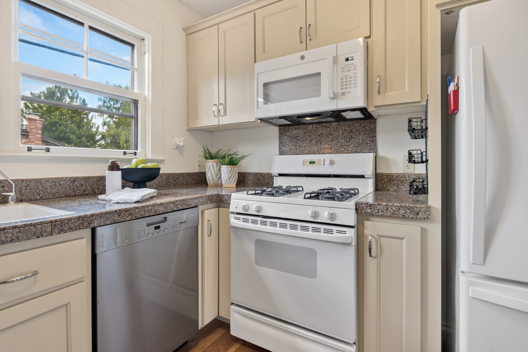  1731 NE 25TH AVE #4 Portland, OR 97212 - 物件實景