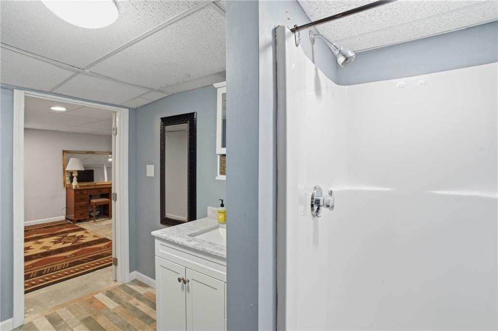 Warren, Rhode Island, 02885, United States, 2 Bedrooms Bedrooms, ,3 BathroomsBathrooms,Residential,For Sale,2048130