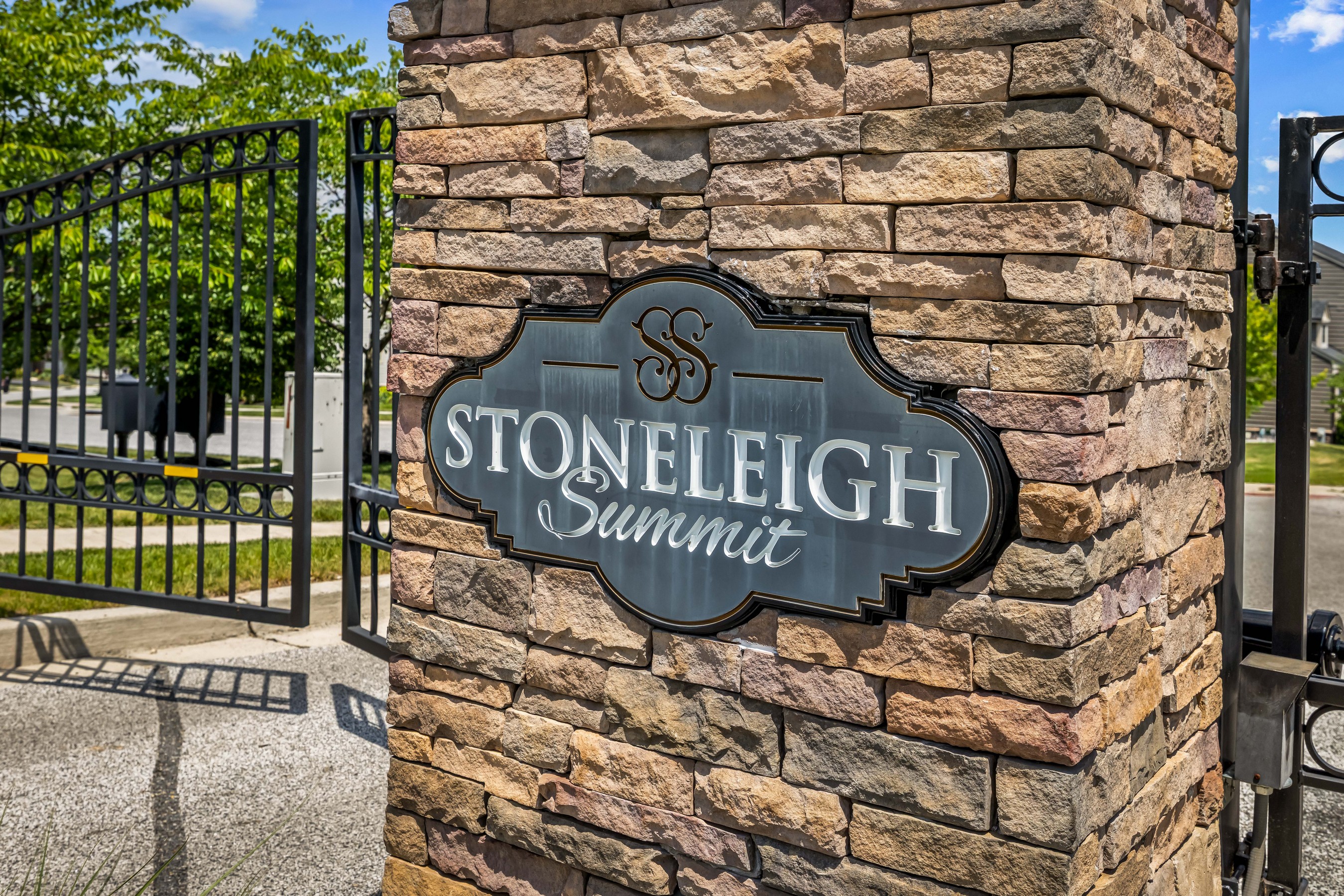  STONELEIGH SUMMIT - 物件實景