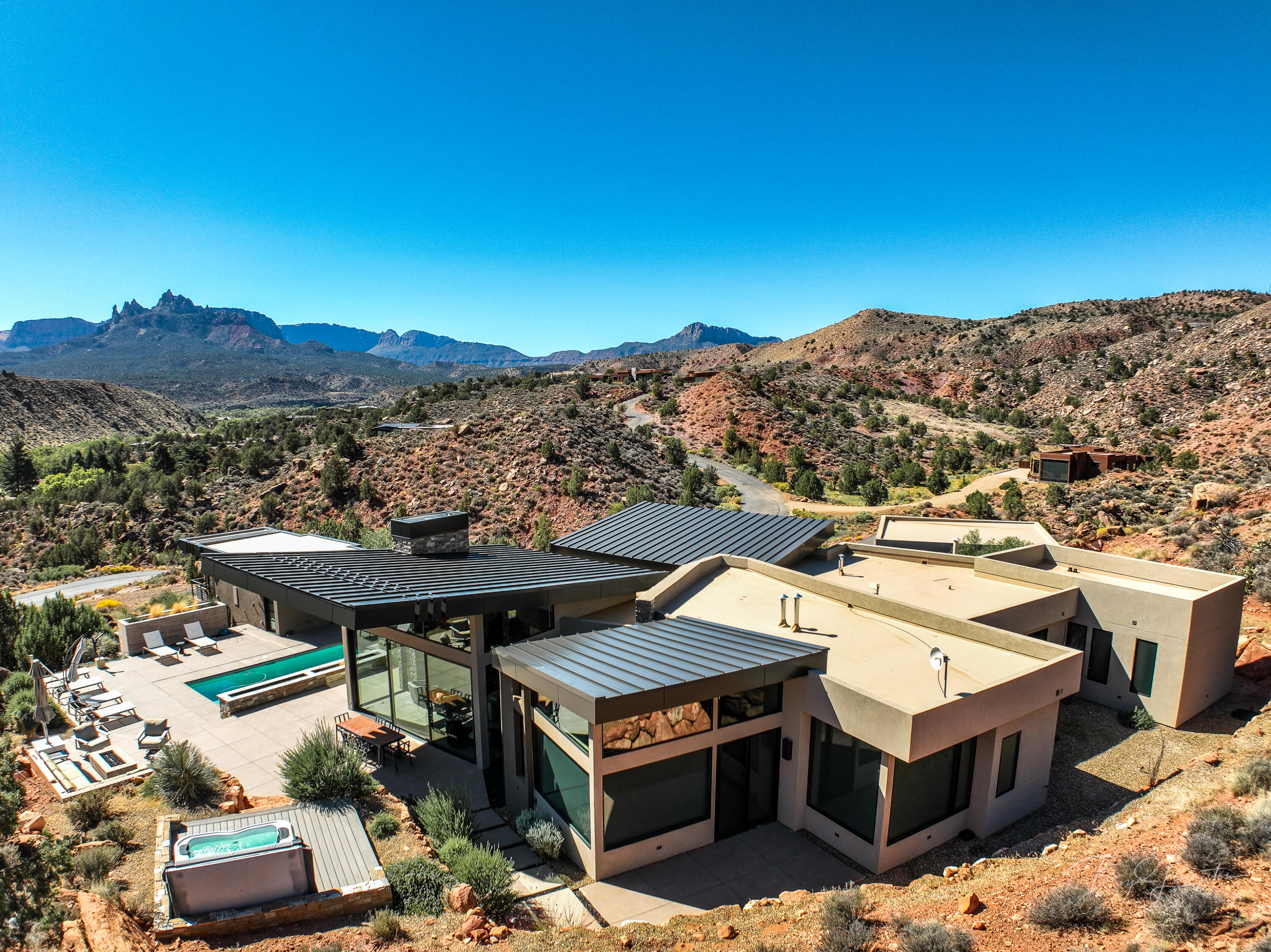 Springdale, Utah, 84767, United States, 4 Bedrooms Bedrooms, ,Residential,For Sale,1991496