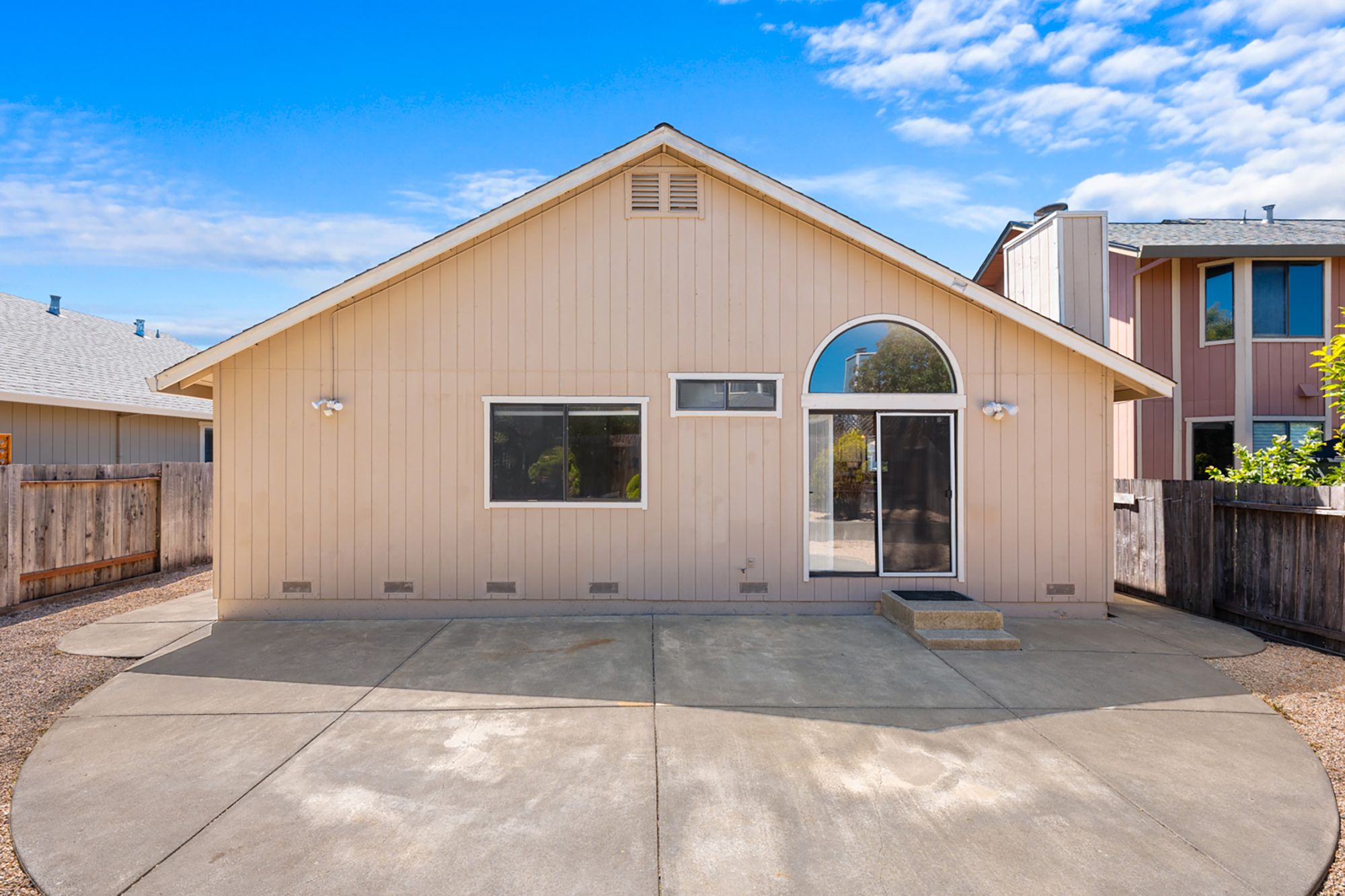  Single-level living + M Section location + owned solar + move-in ready - 物件實景