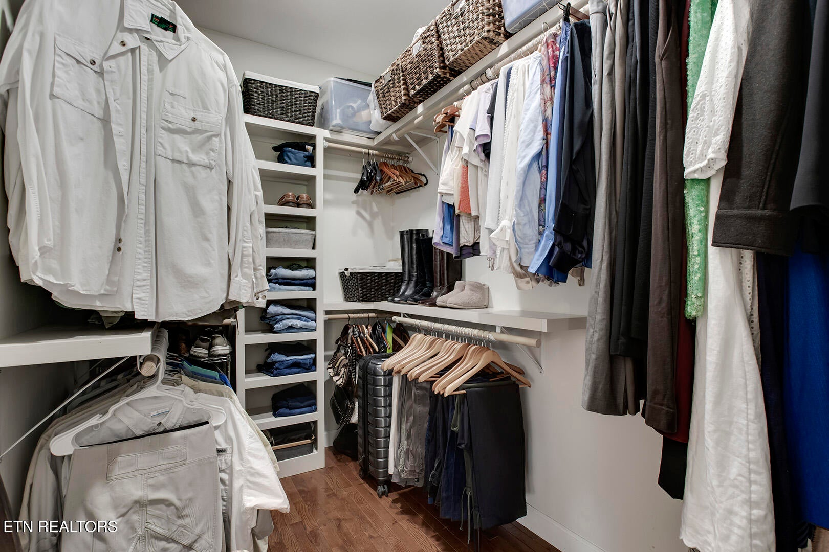 Harriman, Tennessee, 37748, United States, 3 Bedrooms Bedrooms, ,3 BathroomsBathrooms,Residential,For Sale,2011822