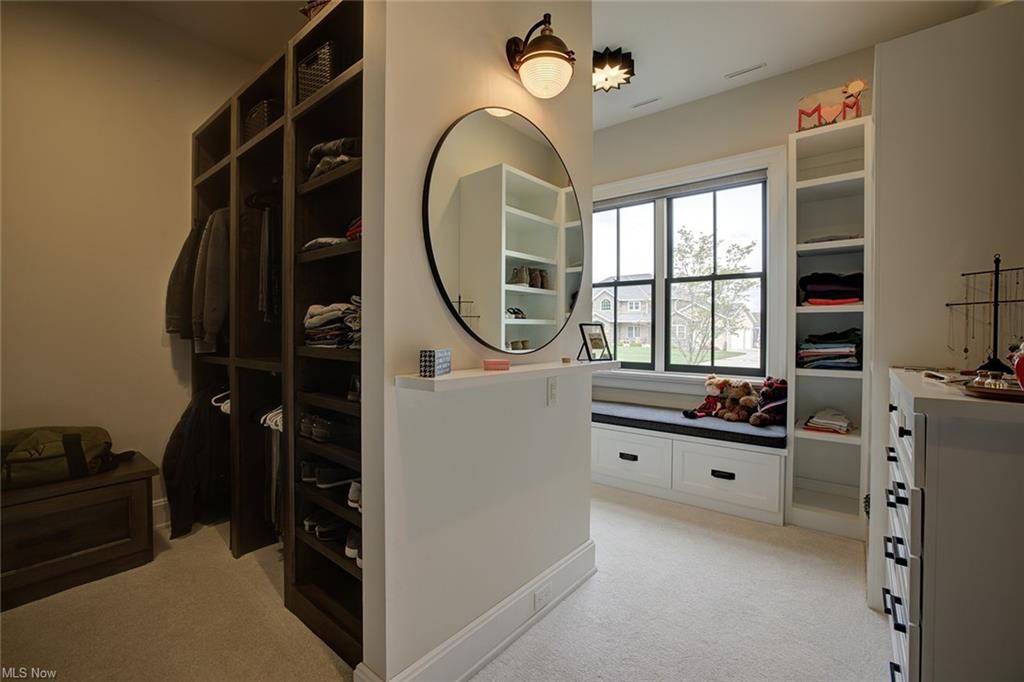 Williamstown, West Virginia, 26187, United States, 5 Bedrooms Bedrooms, ,8 BathroomsBathrooms,Residential,For Sale,1980118