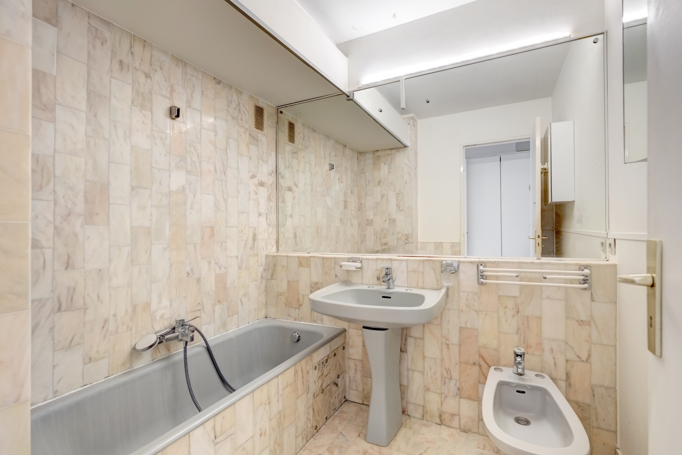  Palm Beach Cannes apartment with terrace and renovation potential near the beac… - 物件實景