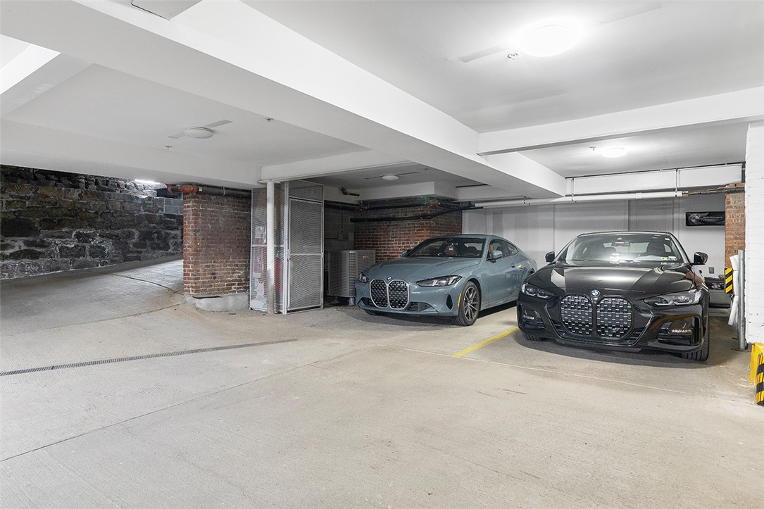 South Side, Pennsylvania, 15203, United States, 2 Bedrooms Bedrooms, ,3 BathroomsBathrooms,Residential,For Sale,1991307