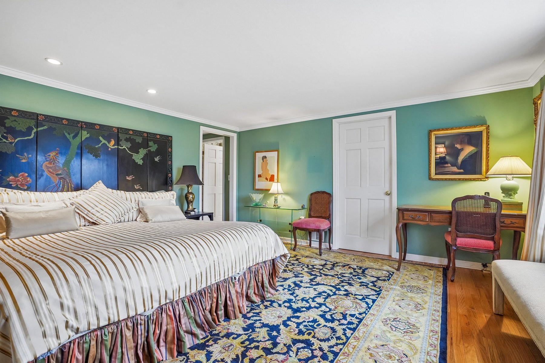  Classic Center Hall Colonial Privately Set on 1.2 Acres - 物件實景