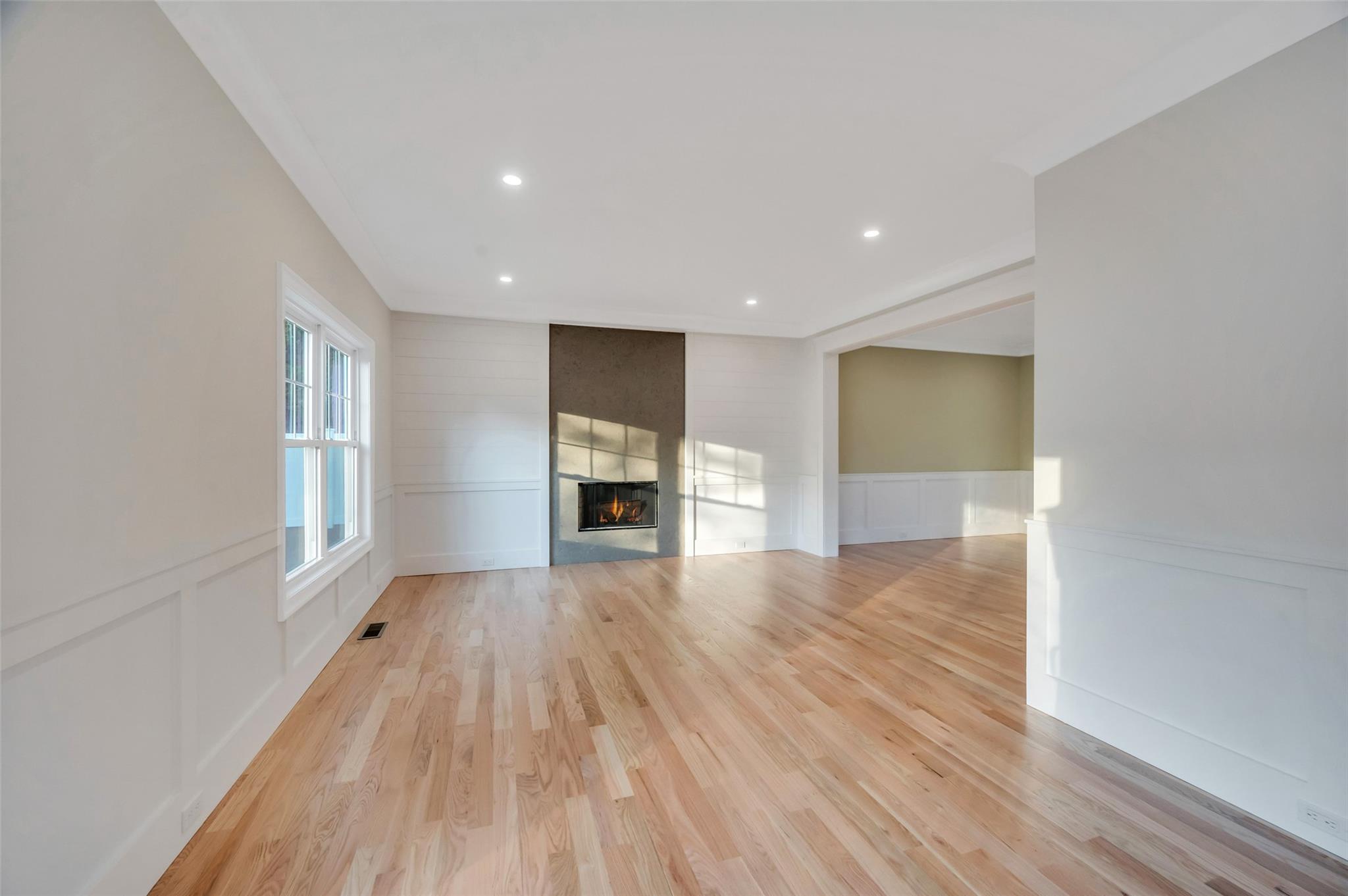 Smithtown, New York, 11787, United States, 4 Bedrooms Bedrooms, ,3 BathroomsBathrooms,Residential,For Sale,1796474