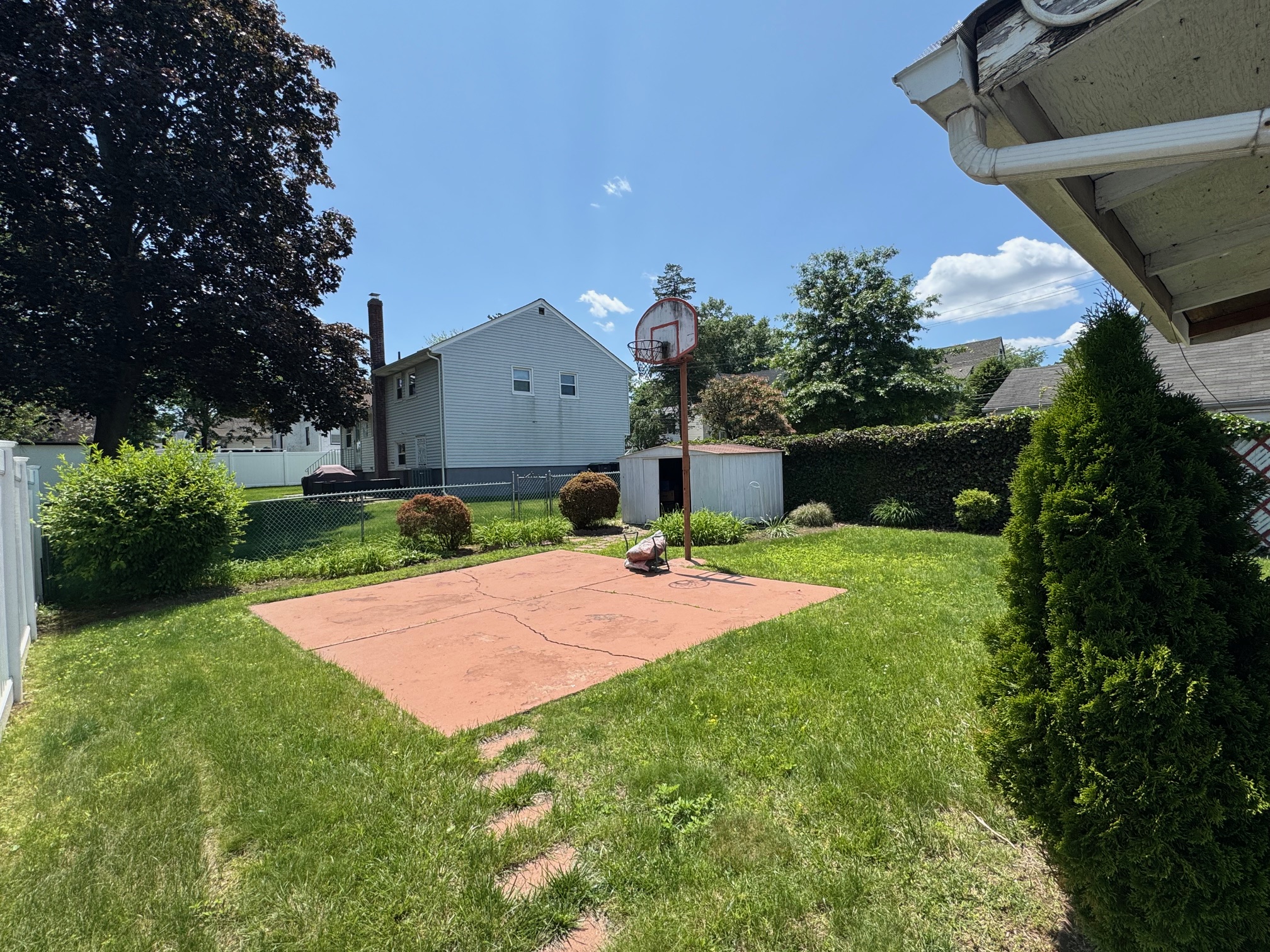 Bergenfield, New Jersey, 07621, United States, 3 Bedrooms Bedrooms, ,2 BathroomsBathrooms,Residential,For Sale,1975453