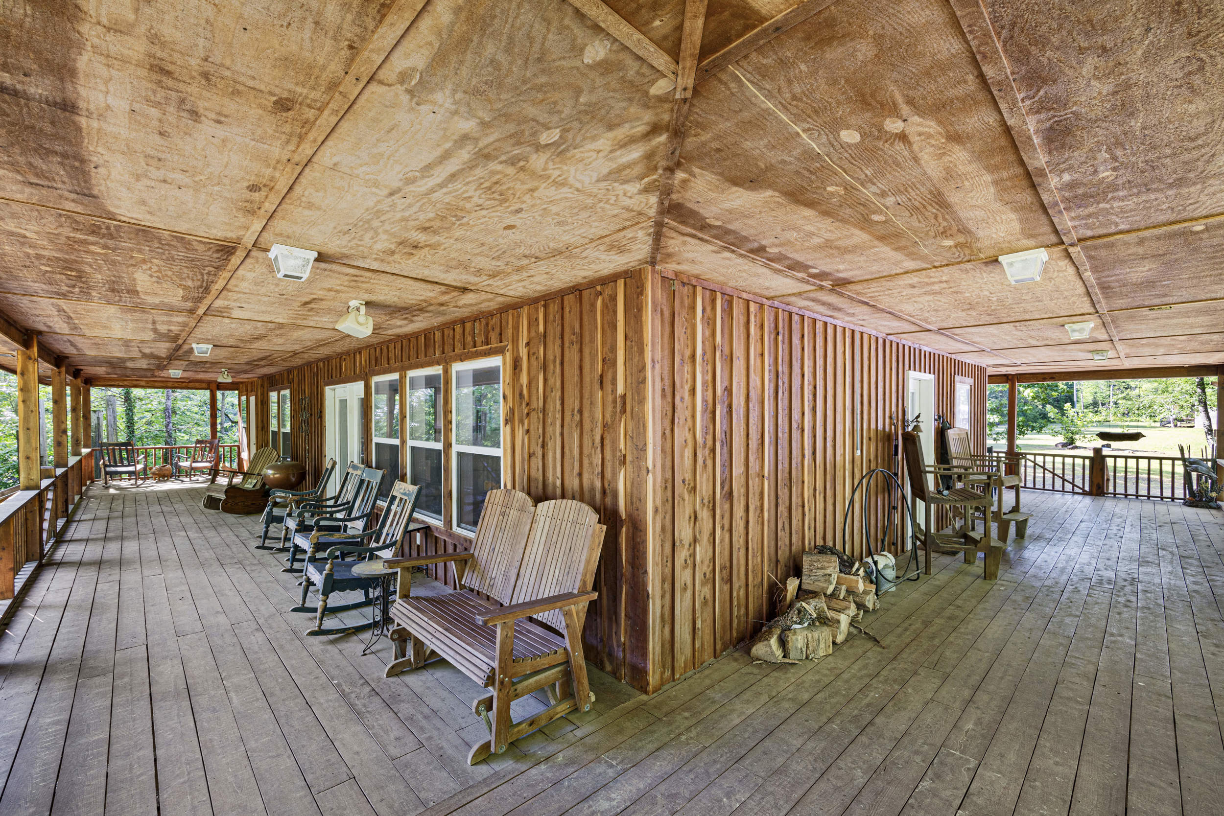 Pettigrew, Arkansas, 72752, United States, 5 Bedrooms Bedrooms, ,4 BathroomsBathrooms,Residential,For Sale,1826540