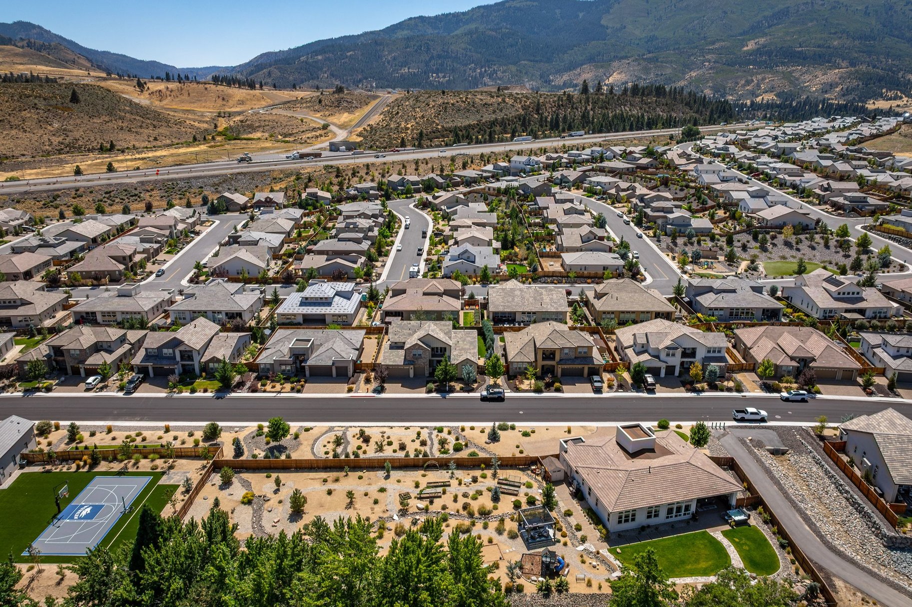  Private Luxury Retreat in Verdi with Custom Designer Finishes & Peavine Views - 物件實景