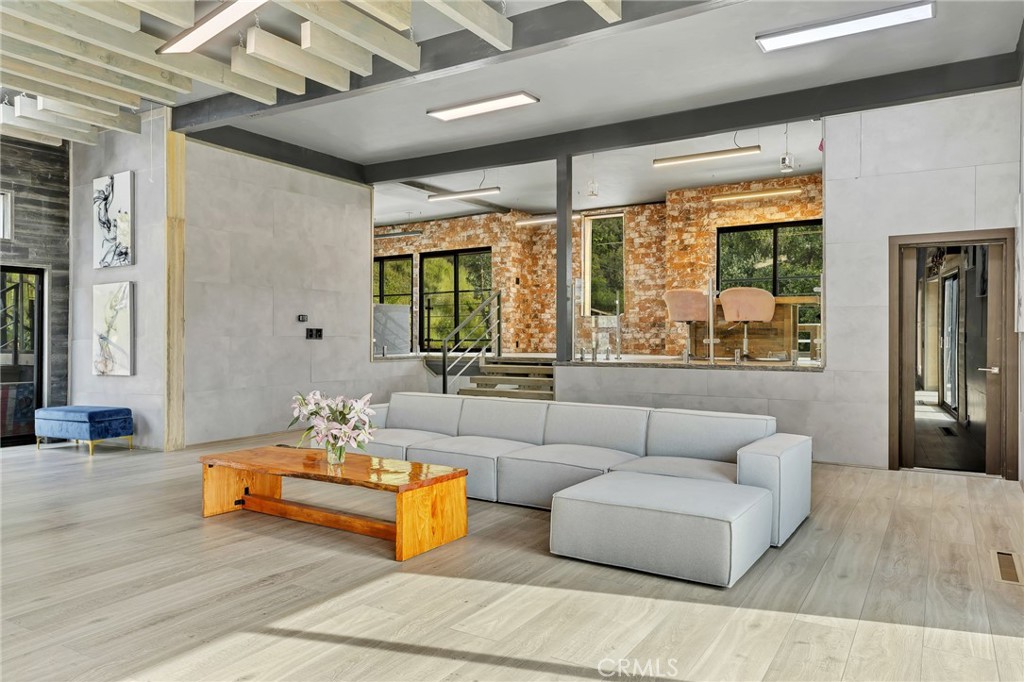 Calabasas, California, 91302, United States, 5 Bedrooms Bedrooms, ,3 BathroomsBathrooms,Residential,For Sale,1742769