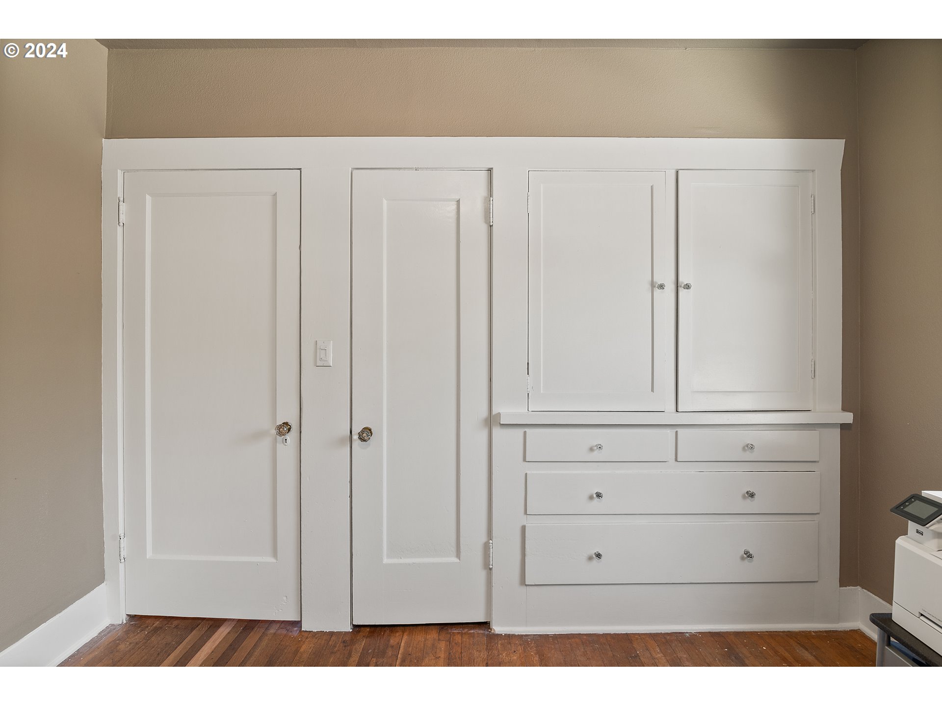 Portland, Oregon, 97211, United States, 5 Bedrooms Bedrooms, ,2 BathroomsBathrooms,Residential,For Sale,1976377