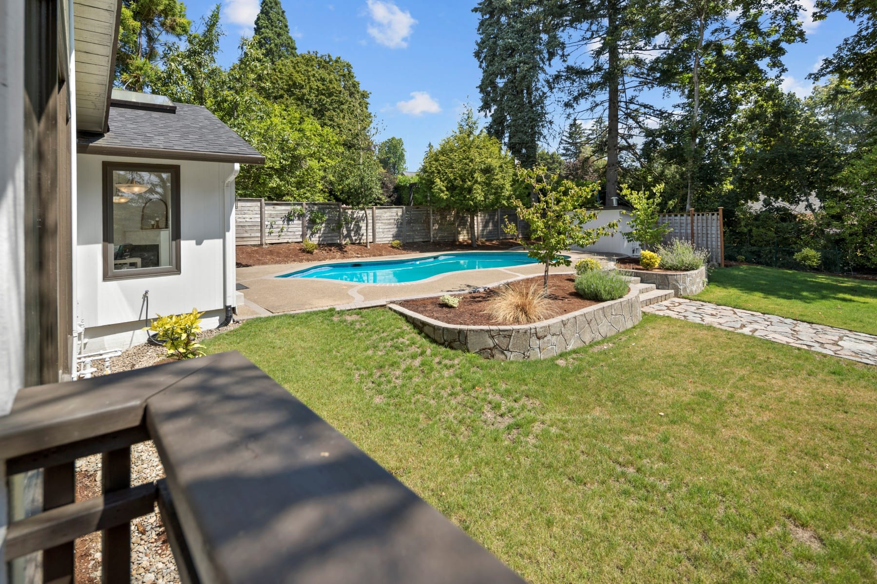  2710 SW MAPLE LN Portland, OR 97225 - 物件實景