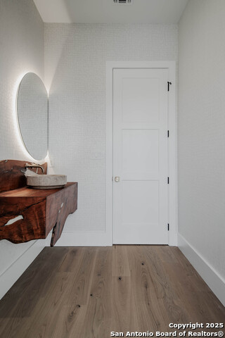 Victoria, Texas, 77904, United States, 4 Bedrooms Bedrooms, ,5 BathroomsBathrooms,Residential,For Sale,1997014