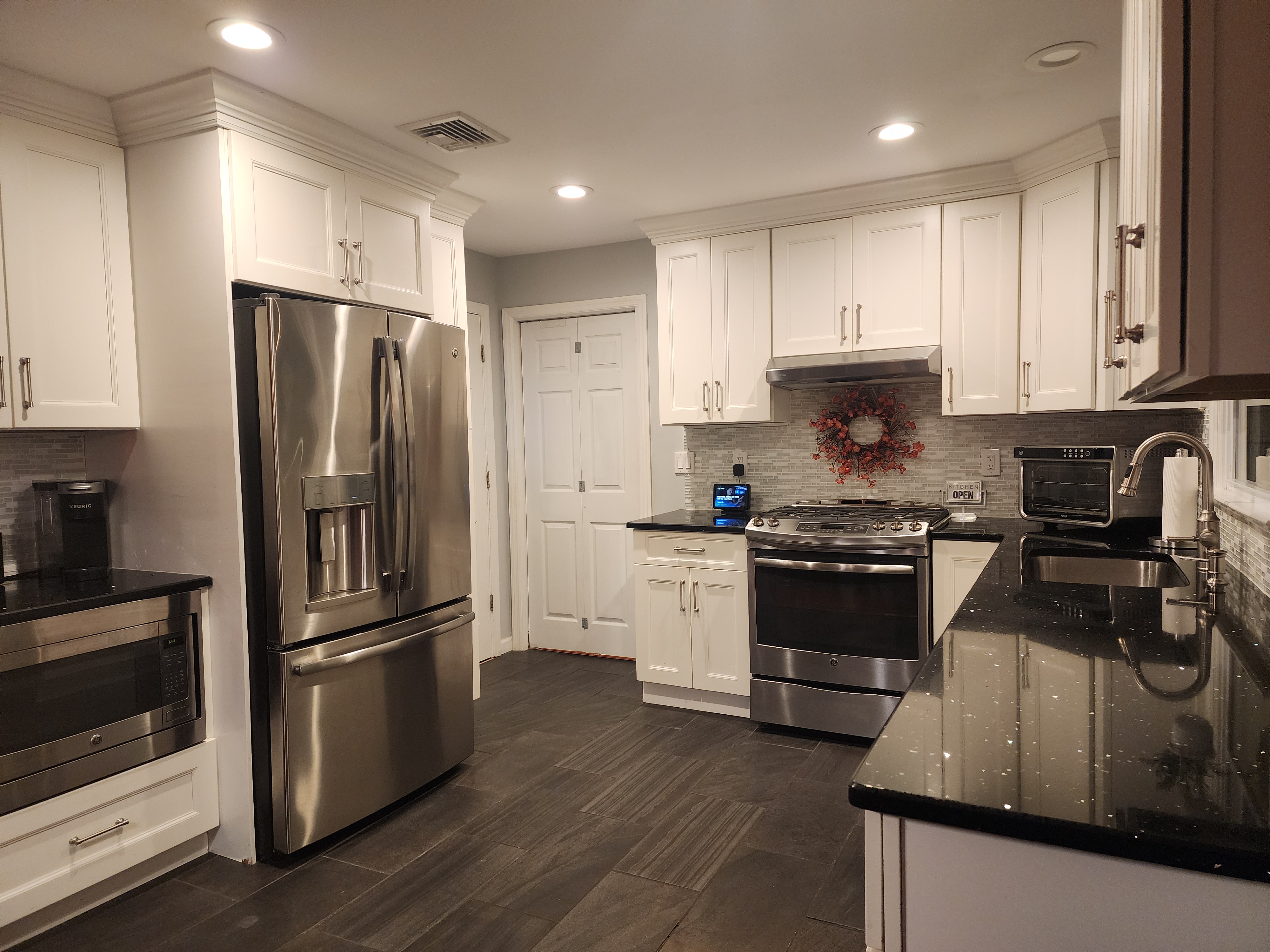 Bloomingdale, New Jersey, 07403, United States, 3 Bedrooms Bedrooms, ,2 BathroomsBathrooms,Residential,For Sale,1982593