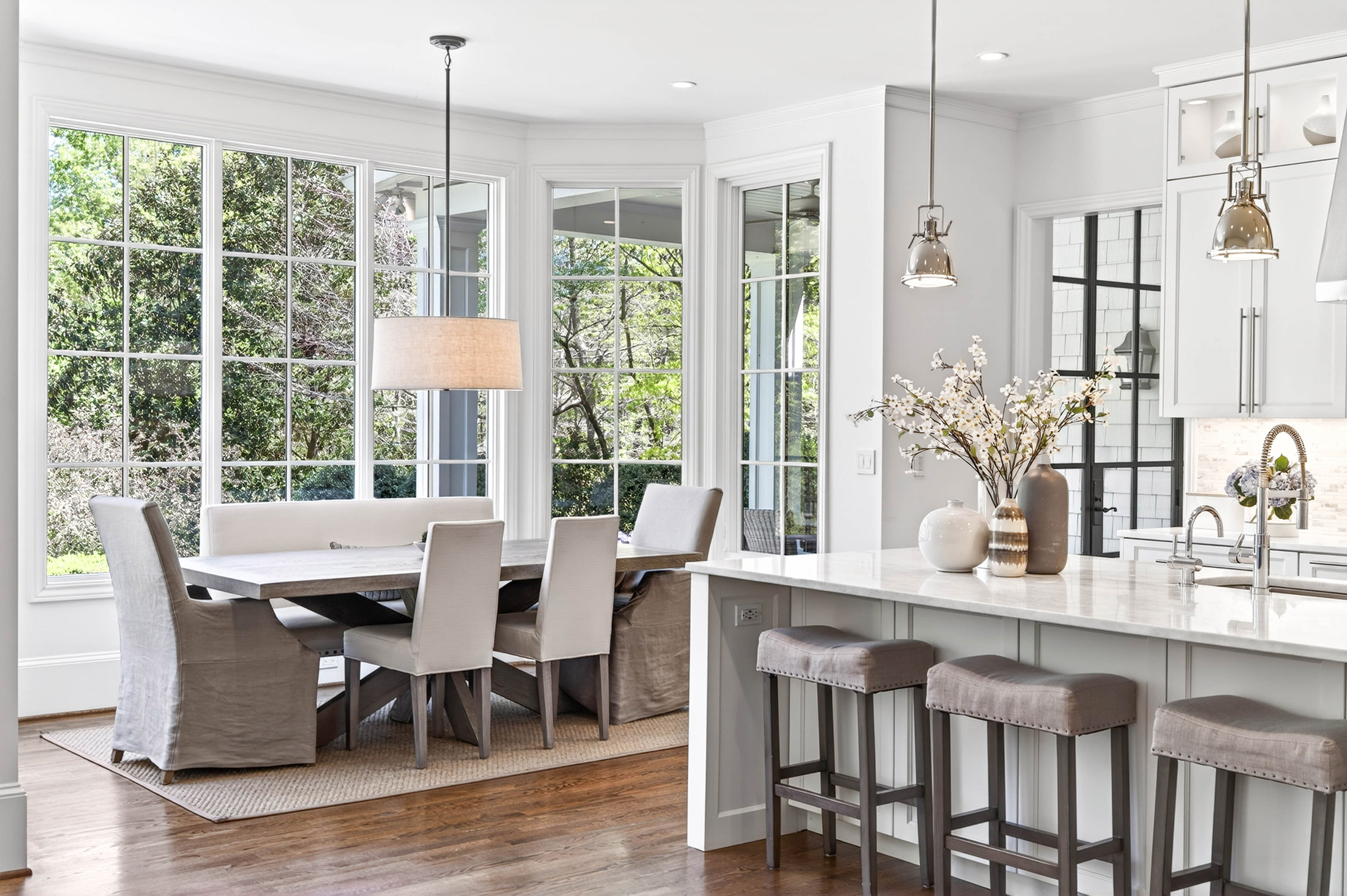  Stunning Estate with Pool Set on 1.3+/- Private Acres - 物件實景