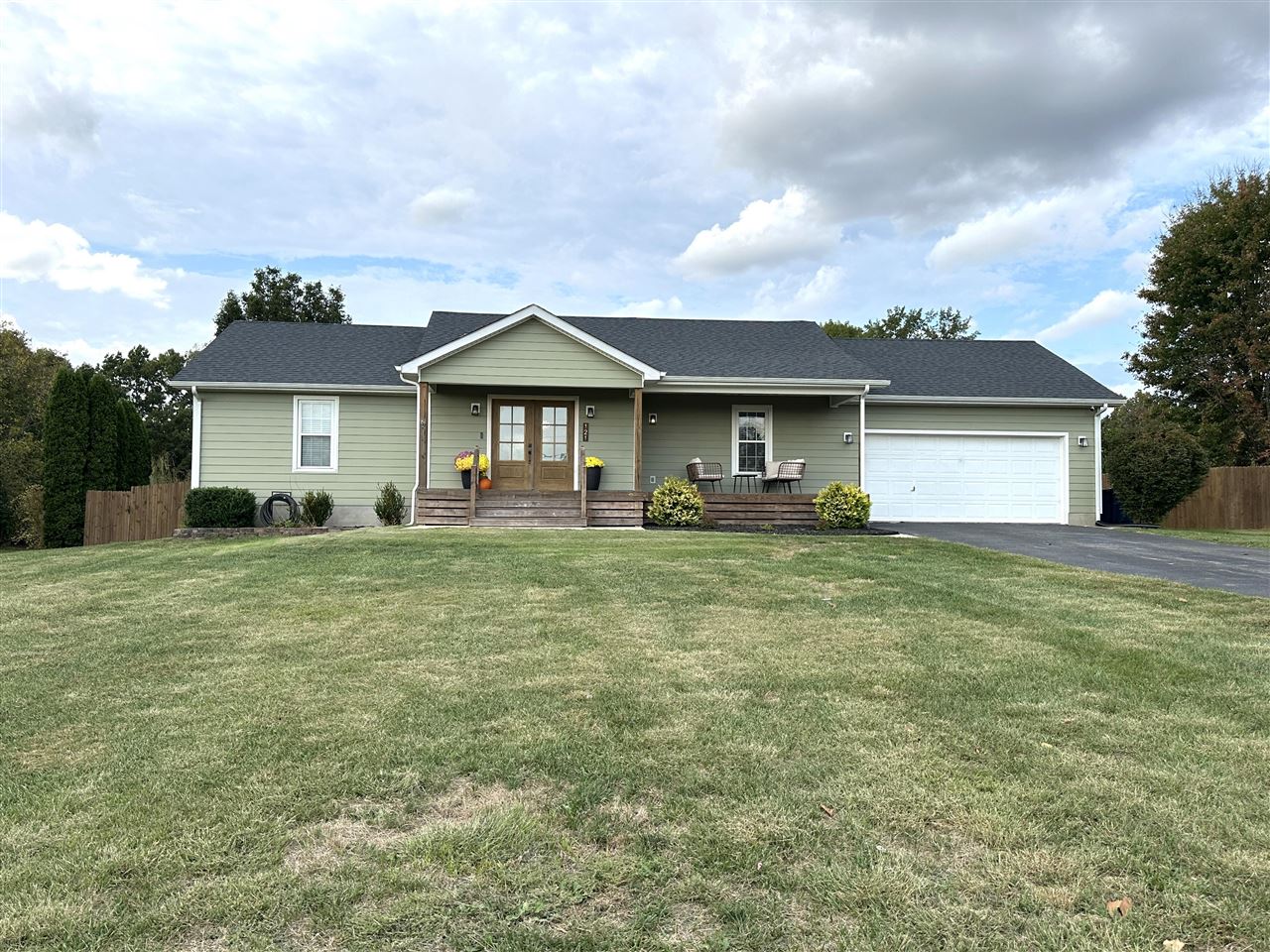 Rembrandt Ct, Bowling Green, KY 42101