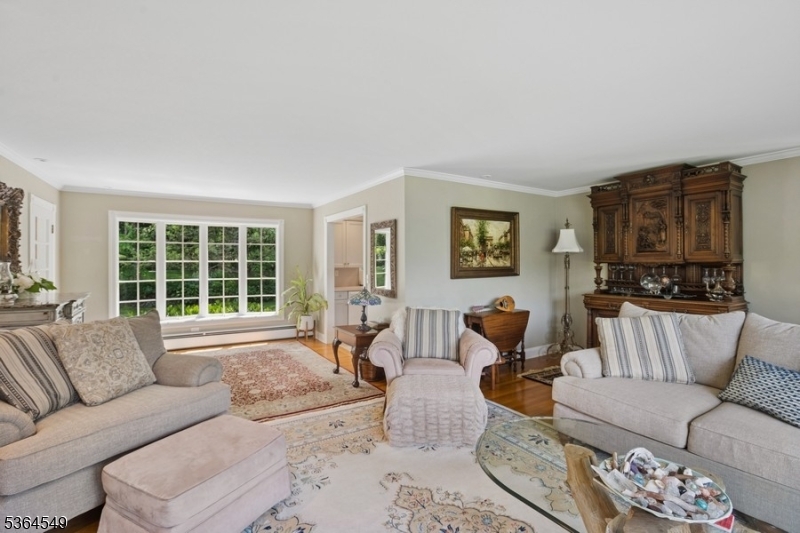 Franklin Twp., New Jersey, 08867, United States, 3 Bedrooms Bedrooms, ,2 BathroomsBathrooms,Residential,For Sale,1926340