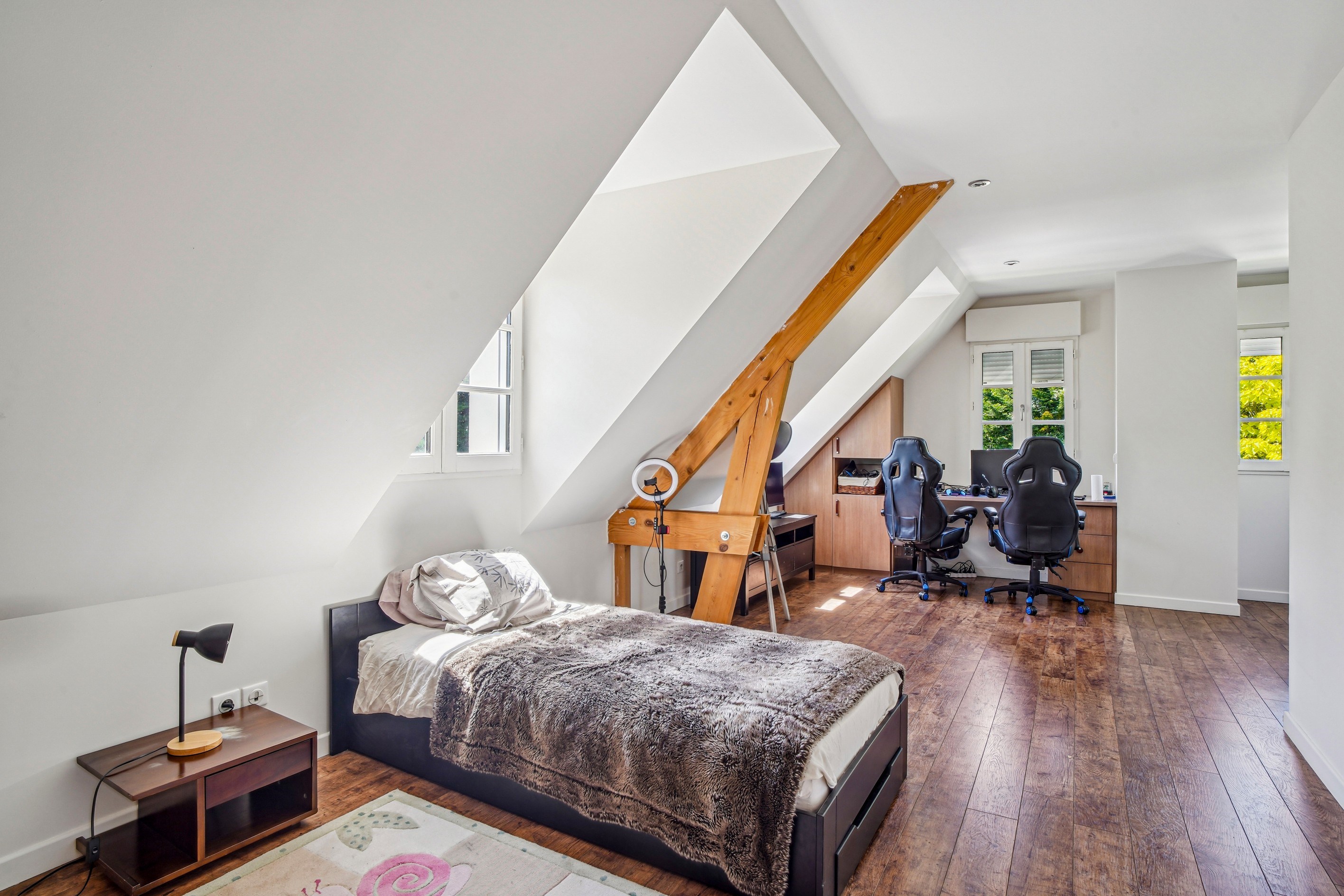  Exceptional property in the heart of Montfort l