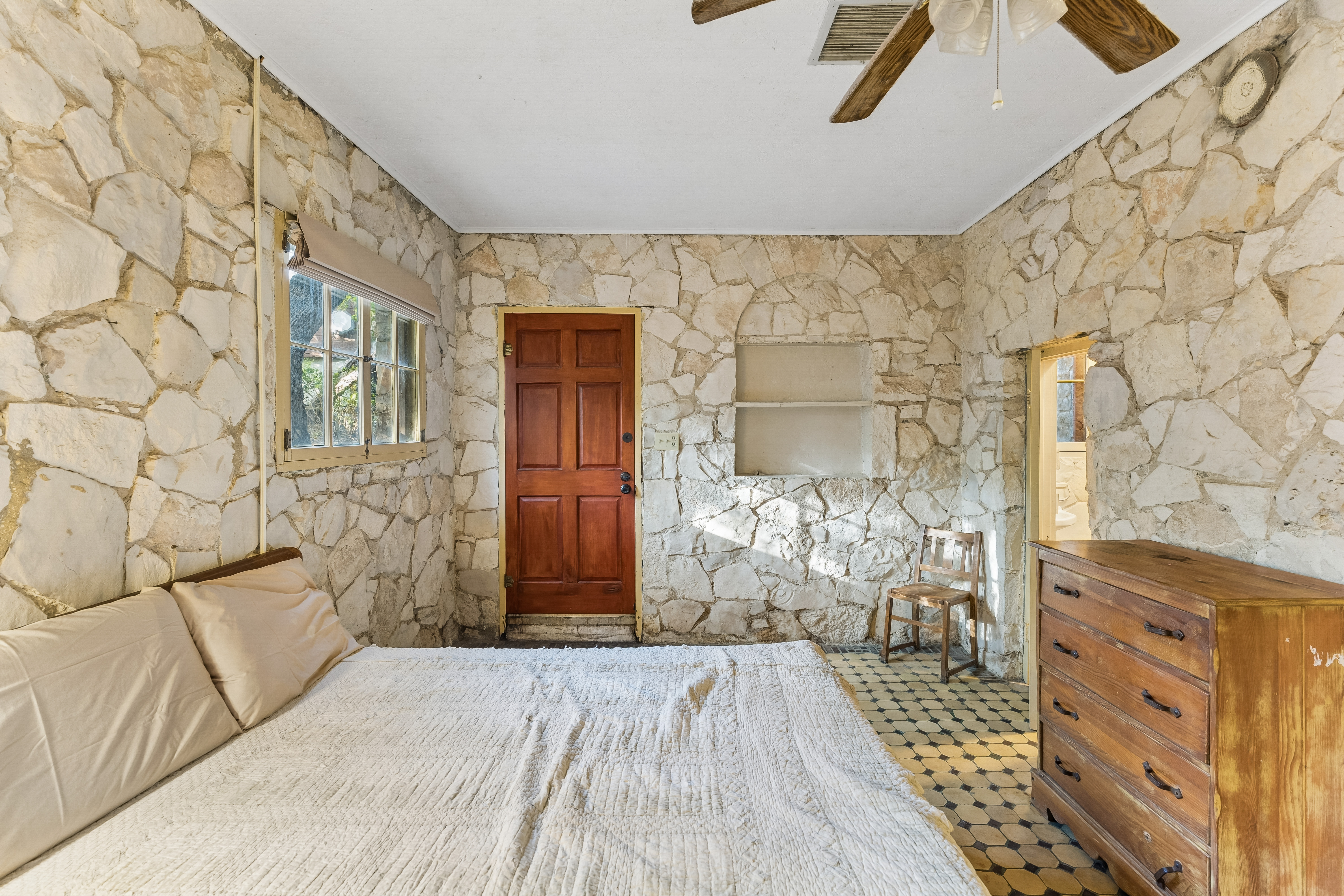  Spanish-Style Historic Woodland Retreat in Helotes - 物件實景