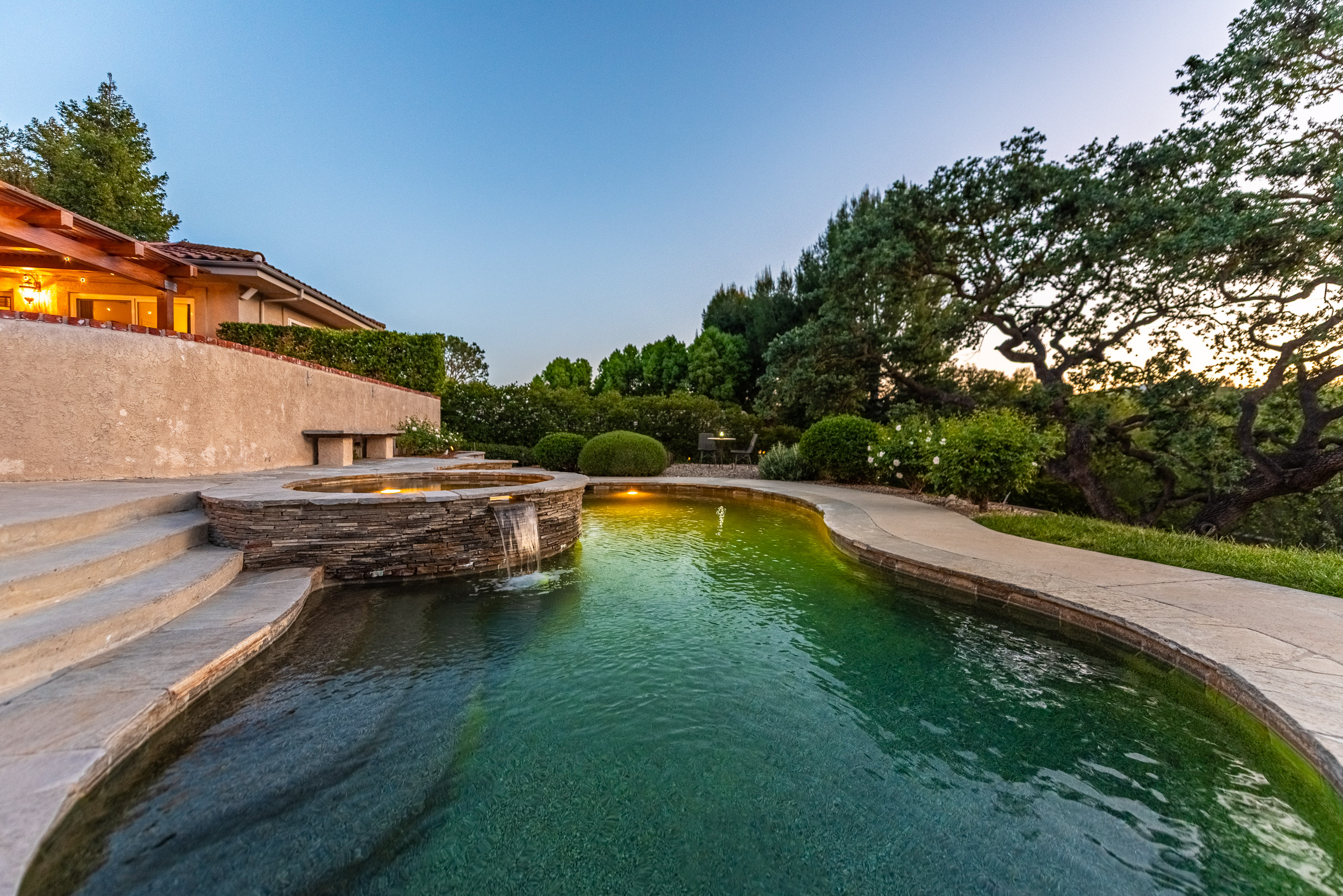  Sprawling Estate in Old Agoura - 物件實景