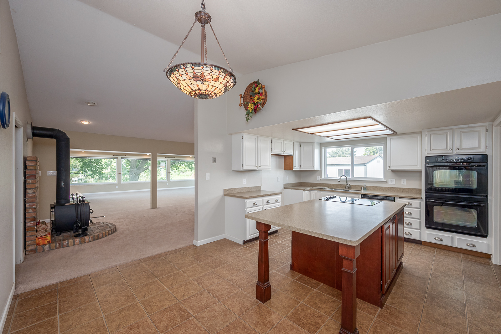 Moses Lake, Washington, 98837, United States, 3 Bedrooms Bedrooms, ,2 BathroomsBathrooms,Residential,For Sale,1915688